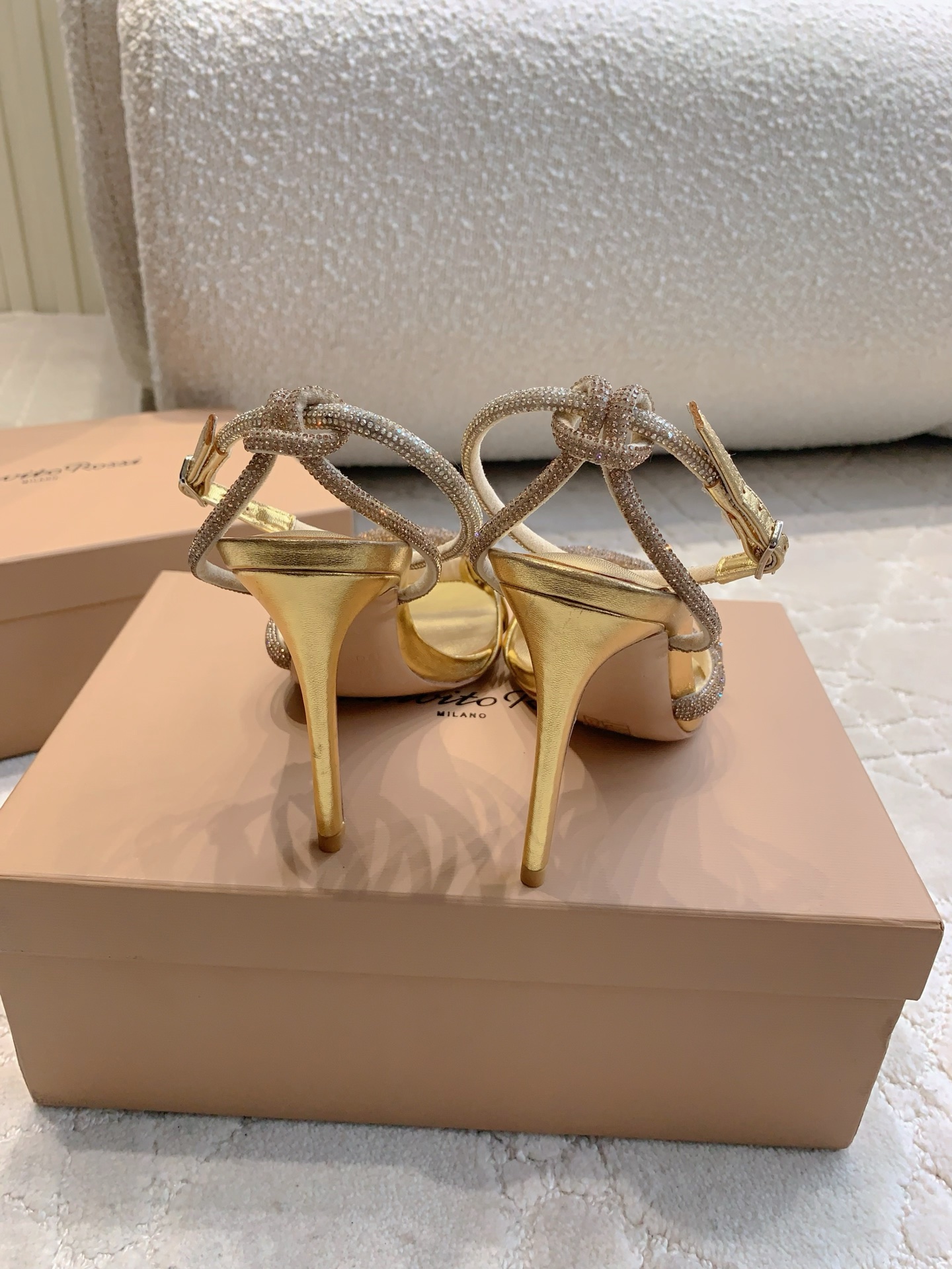 “Custom-made Flashwater Drill High-Heel Sandals by CASADEI: Elegance and Glamour” - 图片 8