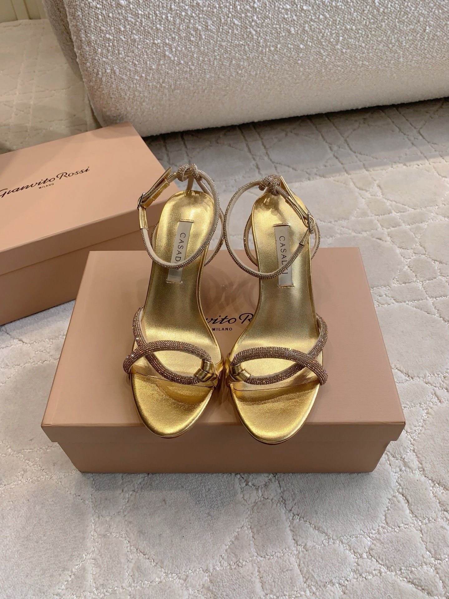 “Custom-made Flashwater Drill High-Heel Sandals by CASADEI: Elegant and Glamorous Feet” - 图片 5