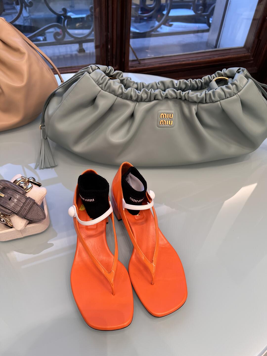 NO:263995,Counter picture, split toe shoes19860909专柜图,分趾鞋,Women's Shoes