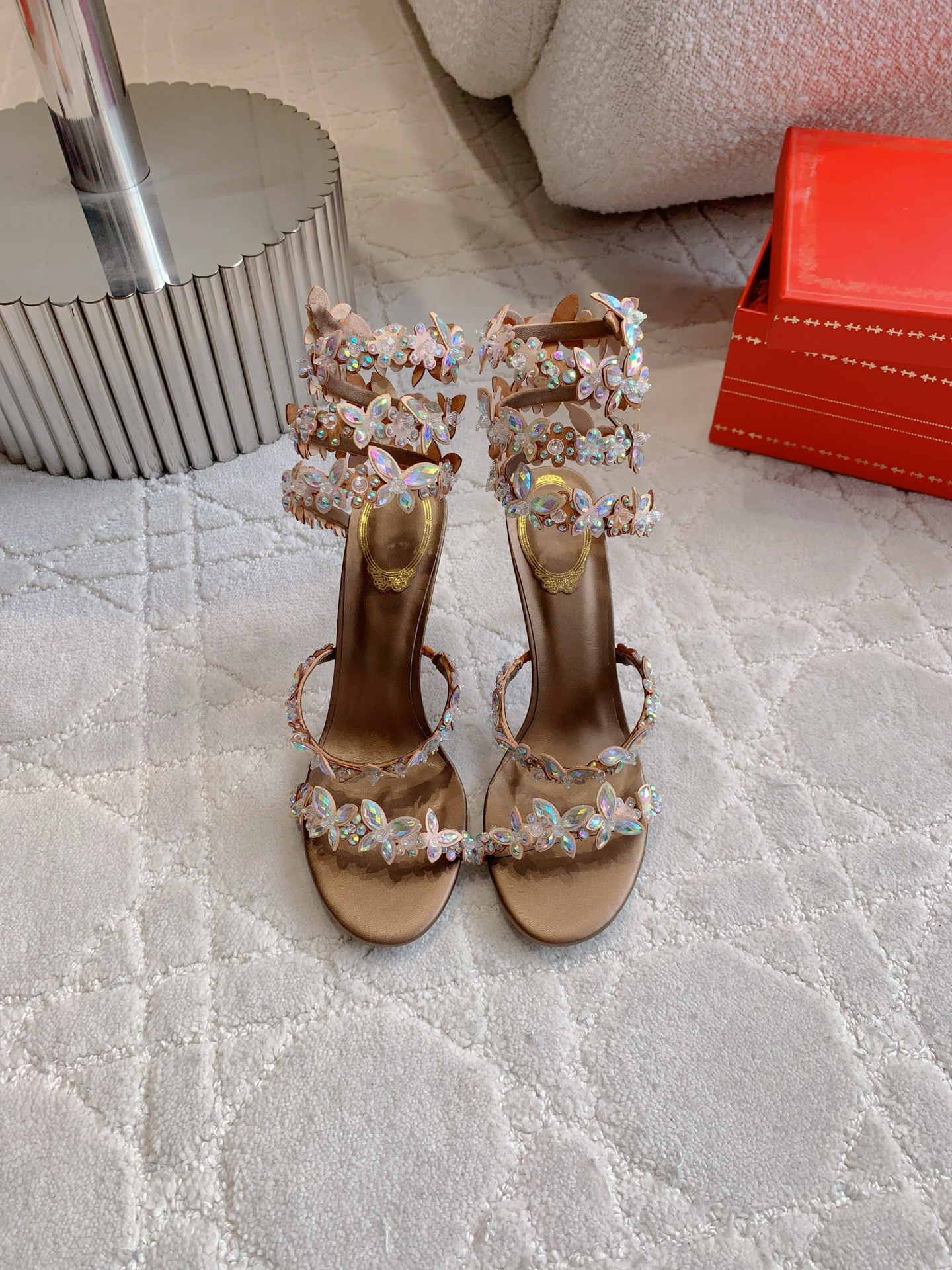 NO:787586,Ren* Caovill* Heavy Industry Butterfly Crystal Series High Heels, bling bling, exquisite and attractive, can be called handicrafts, silk upper, hand-stitched rhinestones, sheepskin lining, Italian genuine leather outsole, heel height 9.5cm, size 35-39 (34 40 41 42 43 customized), high heels, high heels, sheepskin, real silk, Leather soles19860909Ren* Caovill*重工蝴蝶水晶系列高跟鞋 bling bling精致逼人 堪称工艺品 鞋面真丝 手工缝制水钻 内里垫脚羊皮 意大利真皮大底 跟高9.5cm 尺码35-39（34 40 41 42 43定做）,高跟鞋,high heels,sheepskin,real silk,Leather soles,Women's Shoes