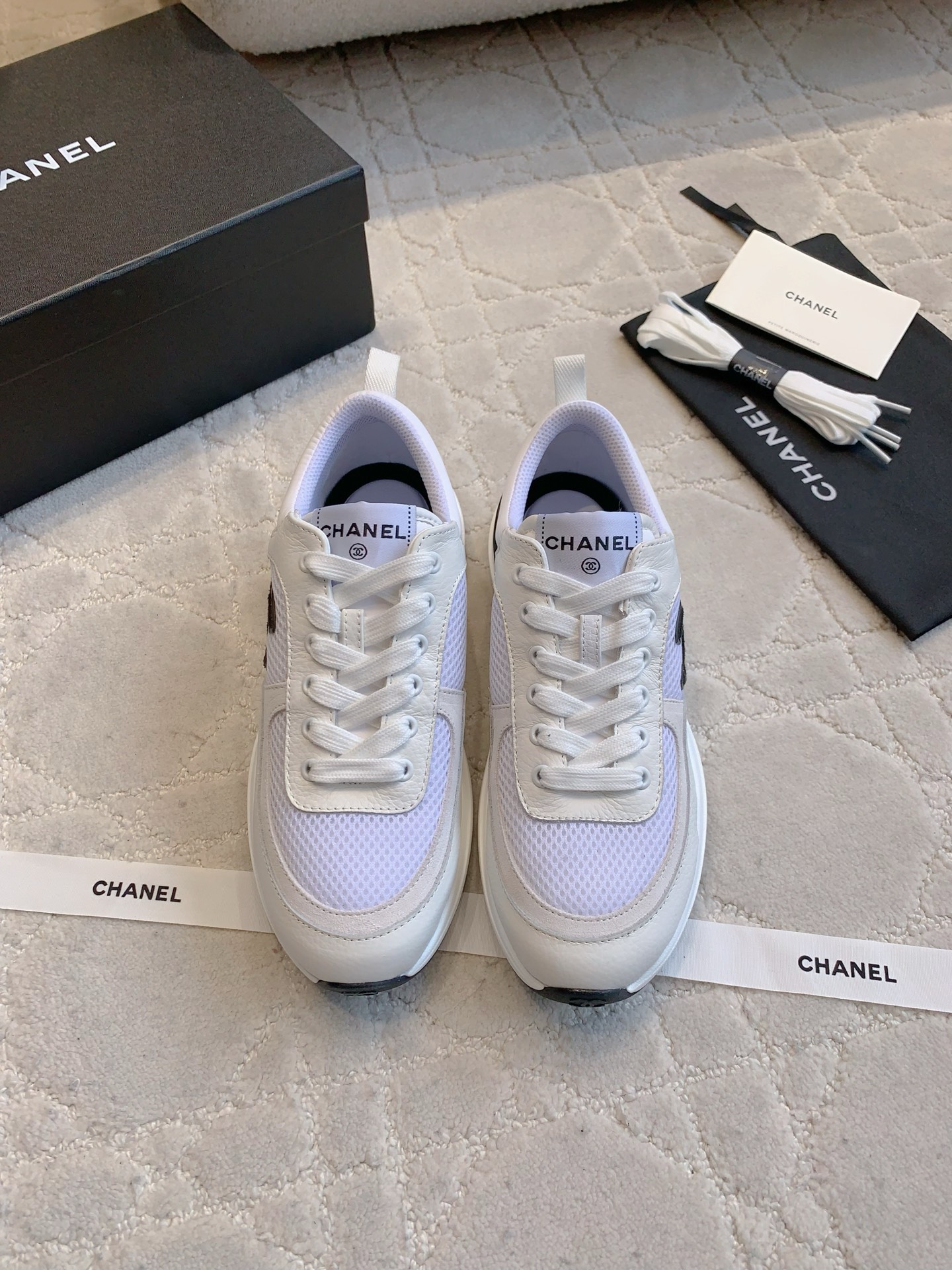 NO:901530,CHANE's latest sneakers, Coco, are a must-have for girls. You can always trust the vision of Chanel designers. Perfect fit on the feet. Full marks for comfort. No pressure on the feet. Size 35-39 (customized 40, 41, 42), casual shoes/sneakers, chanel, chanel, sneakers19860909CHANE*新款运动鞋 Coco女孩必入 永远可以相信香奈儿设计师的眼光 上脚绝绝子 舒适度满分 上脚无压力 尺码35-39（40 41 42定做）,休闲鞋/运动鞋,chanel,chanel,sneakers,Women's Shoes