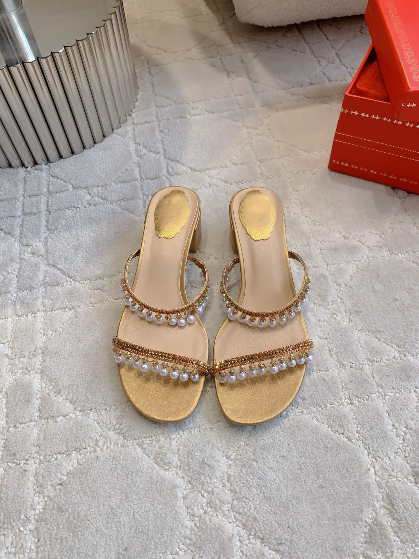 NO:404934,Slippers Sandals Ren* Caovill* Pearl Pendant High Heel Fairy Sandals are full of fairy spirit and can be called a craft!  Original development pearl pendant hot diamond footbed sheepskin Italian leather outsole Heel height 4cm/9.5cm Size 35-39 (34 40 41 42 43 customized), slippers sandals, sandals, slippers, sheepskin, Leather soles19860909拖鞋 凉鞋 Ren* Caovill*珍珠吊坠高跟仙女凉鞋 上脚仙气十足 堪称工艺品！ 原版开发珍珠吊坠烫钻 垫脚羊皮 意大利真皮大底 跟高4cm/9.5cm 码数35-39（34 40 41 42 43定做）,拖鞋凉鞋,sandals,slippers,sheepskin,Leather soles,Women's Shoes