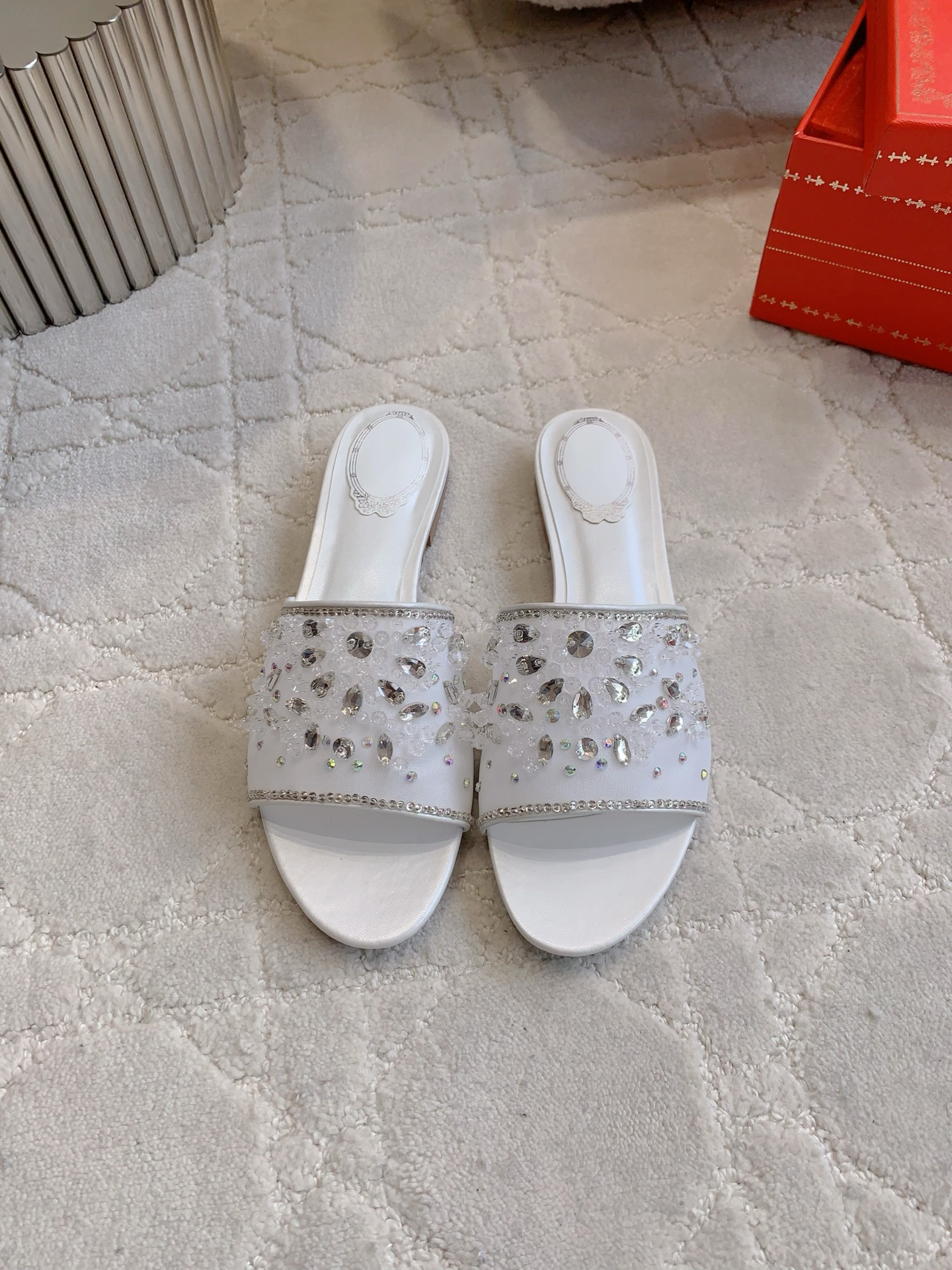 NO:382927,Ren* Caovill* Heavy Industries Crystal Gem Slippers bling bling is exquisite and crafts, imported high-density mesh, handmade inlaid gemstones and rhinestones, footbed sheepskin, Italian leather outsole, heel height, flat sole/4cm, size 35-39 (34 40 41 42 43 customized), slippers, slippers, sheepskin, Leather soles19860909Ren* Caovill*重工水晶宝石系列拖鞋 bling bling精致逼人 堪称工艺品 面料进口高密度网纱 手工镶嵌宝石水钻 垫脚羊皮 意大利真皮大底 跟高 平底/4cm 尺码35-39（34 40 41 42 43定做）,拖鞋,slippers,sheepskin,Leather soles,Women's Shoes