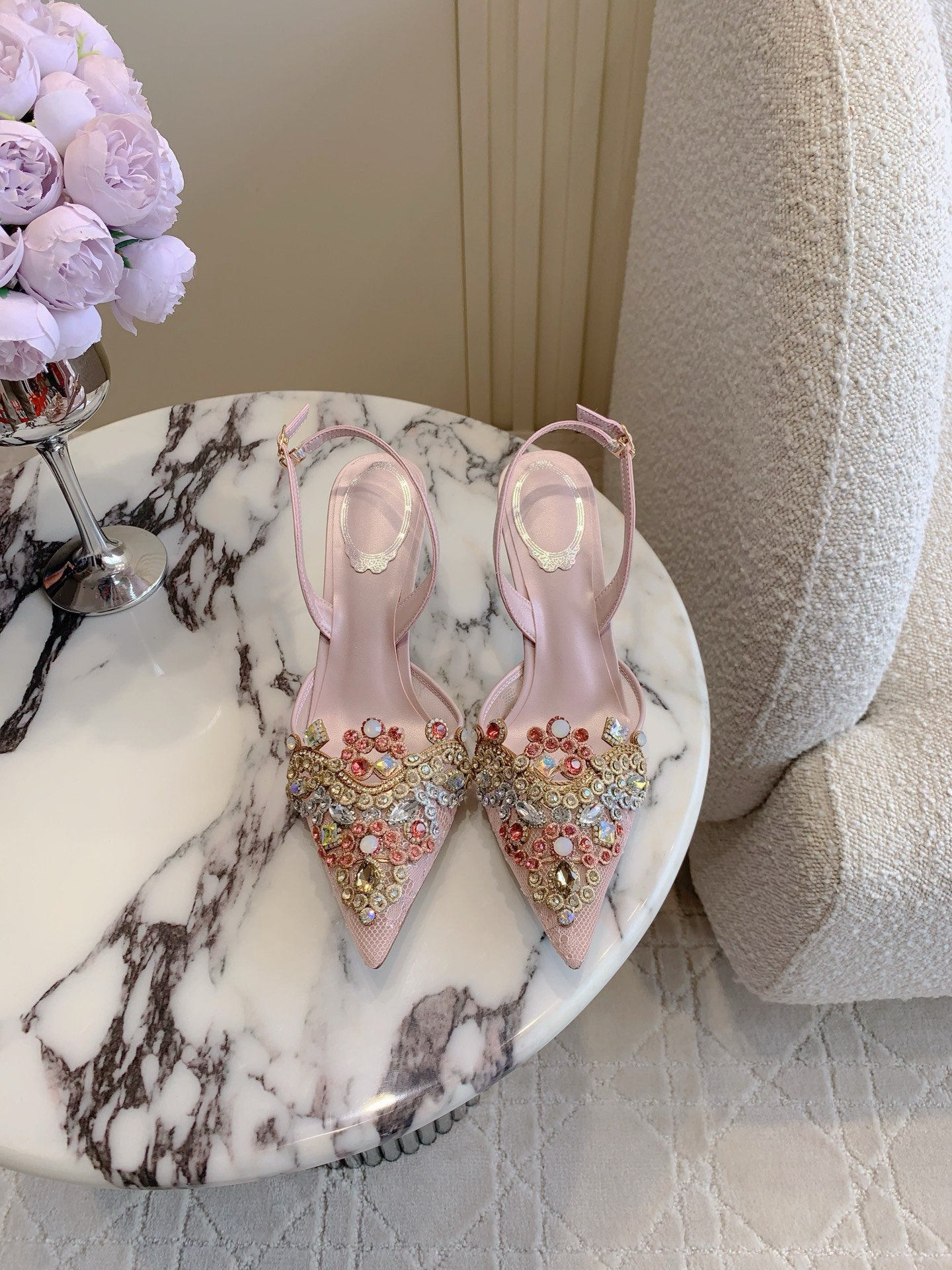 NO:787571,Ren* Caovill* Heavy Industry Crystal Gem Series High Heels, bling bling is exquisite and can be called a handicraft. The fabric is imported high-density mesh. Hand-set gemstones and rhinestones. Sheepskin lining. Italian genuine leather outsole. Heel height 7.5cm. Size 35-39 (34 40 41 42 43 customized), high heels, high heels, sheepskin, Leather soles.19860909Ren* Caovill*重工水晶宝石系列高跟鞋 bling bling精致逼人 堪称工艺品 面料进口高密度网纱 手工镶嵌宝石水钻 内里垫脚羊皮 意大利真皮大底 跟高7.5cm 尺码35-39（34 40 41 42 43定做）,高跟鞋,high heels,sheepskin,Leather soles,Women's Shoes