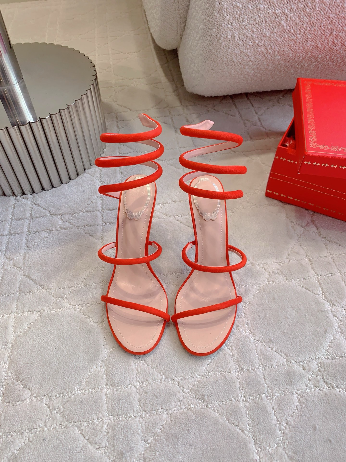 NO:787573,Ren* Caovill* new snake-shaped high-heeled sandals. The ever-fairy snake-shaped strap wraps around the ankle, showing unique details and dazzling marks~~ Velvet upper, sheepskin lining, Italian leather outsole, heel height 9.5cm, size 35-39 (34 40 41 42 43 customized), high heels, sandals, high heels, sheepskin, Leather soles19860909Ren* Caovill*新款蛇形高跟凉鞋 永远仙气十足的蛇形带环绕脚踝 展现独特的细节与耀眼的印记～～ 鞋面绒布 内里垫脚羊皮 意大利真皮大底 跟高9.5cm  尺码35-39（34 40 41 42 43定做）,高跟鞋,sandals,high heels,sheepskin,Leather soles,Women's Shoes