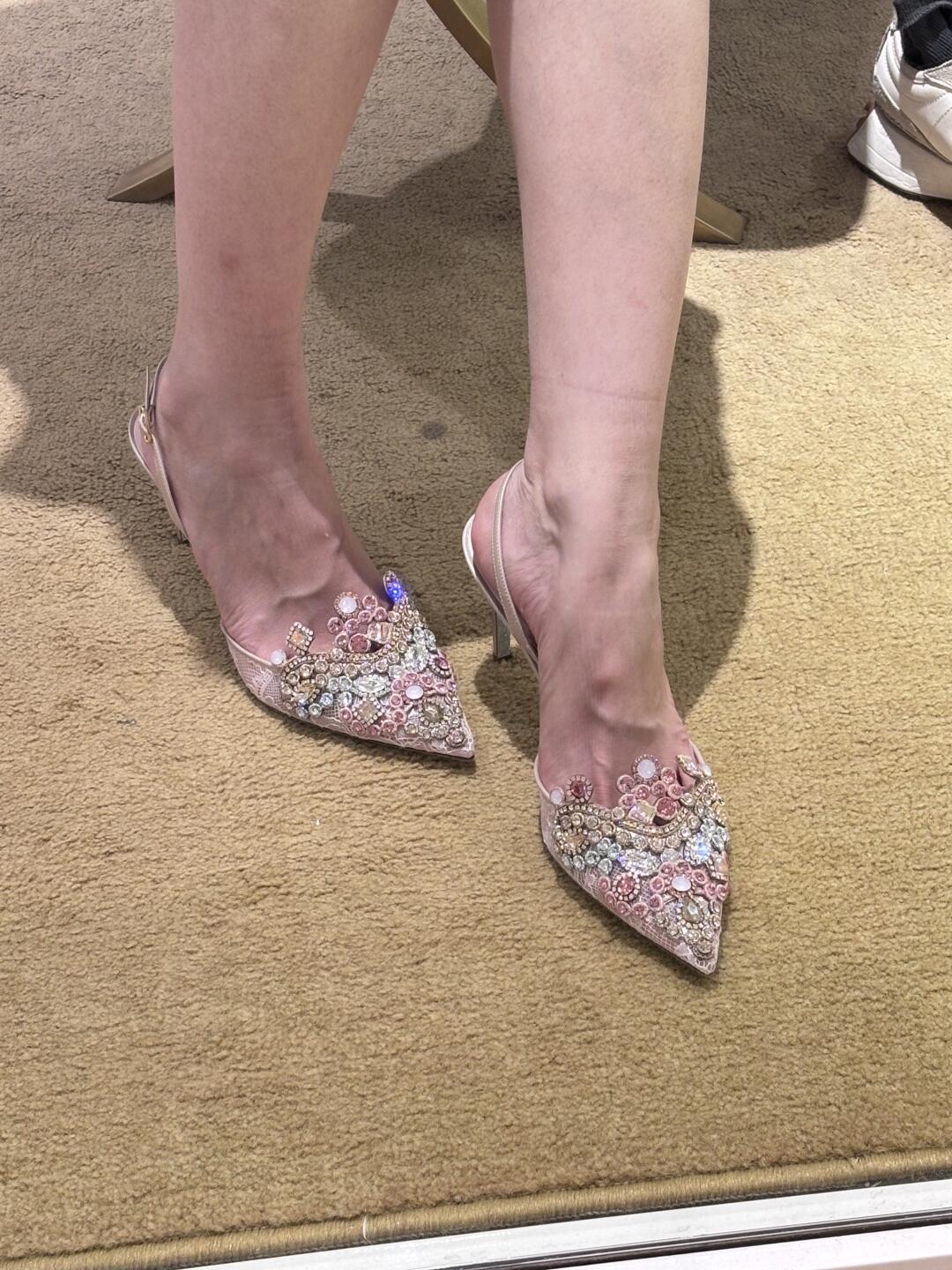 NO:787572,Demonstration on feet, high heels, high heels19860909上脚示范,高跟鞋,high heels,Women's Shoes