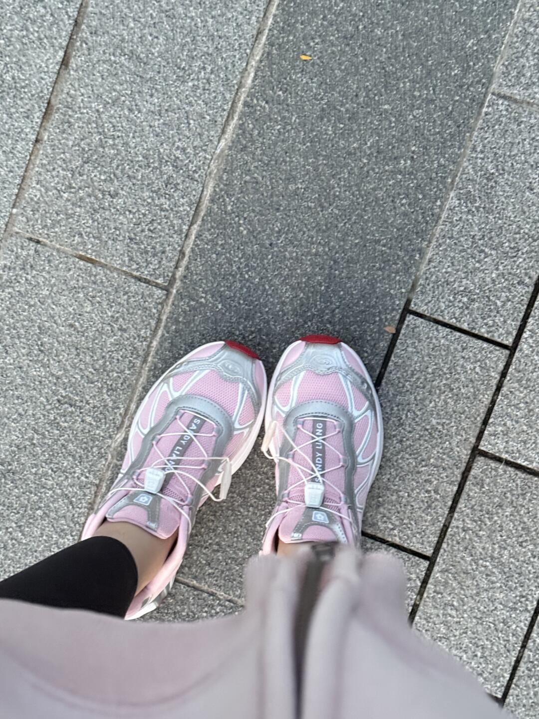 NO:382333,Footwear demonstration, casual shoes/sports shoes, sneakers19860909上脚示范,休闲鞋/运动鞋,sneakers,Women's Shoes