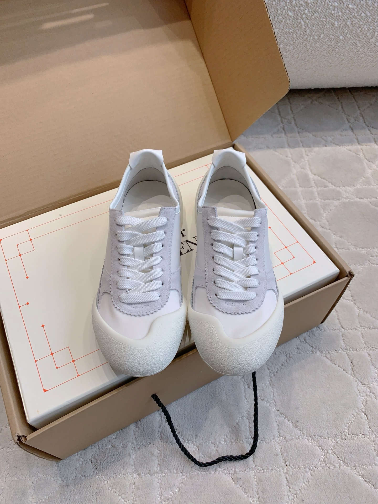 Plant Price: $775 for Alexander McQUEE Tweezer Shoes, Top Quality, Size 35-39 - 图片 1