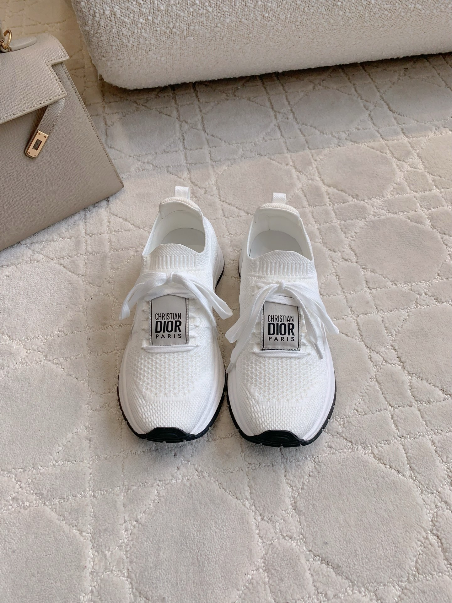 NO:385362,Dio* new knitted sneakers for men and women. Authentic purchase of counters. Original 1:1 copy. Purchase level!  Lightweight and comfortable Super easy to wear Women's size 35-39 (40 41 custom made) Men's size 39-45, casual shoes/sports shoes, dior, sneakers19860909男女同款 Dio* 新款针织运动鞋 专柜正品购入打版 原版1:1复制 代购级别！轻便舒适 超好穿 女码35-39（40 41定做）男码39-45,休闲鞋/运动鞋,dior,sneakers,Women's Shoes