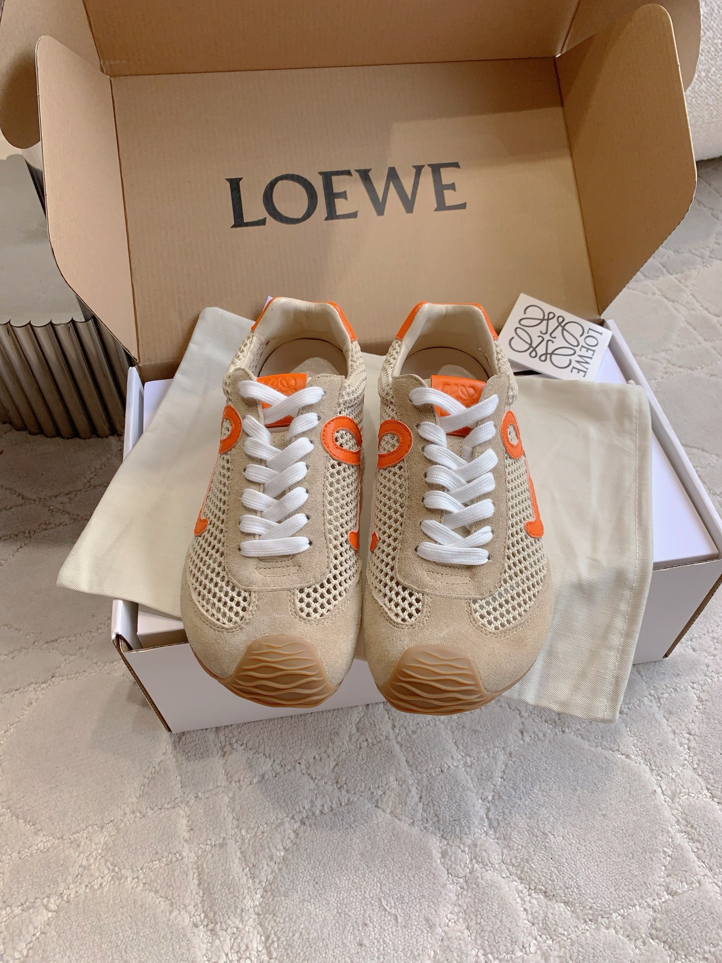 NO:392309,Loew* newest meshed training shoes casual shoes, comfortable and breathable, super comfortable foot feeling, no pressure to match with any style, relaxed and fashionable, cowhide, footbed, sheepskin, original open molded sole, size 35-39 (customized for 40), casual shoes/sports shoes, loewe, sneakers, cowhide, sheepskin19860909Loew*新款网面德训鞋休闲鞋 舒适透气 脚感超级舒适 搭配什么风格都毫无压力 松弛又时髦  鞋面牛皮拼接网布 垫脚羊皮 原版开模大底 尺码35-39（40定做）,休闲鞋/运动鞋,loewe,sneakers,cowhide,sheepskin,Women's Shoes