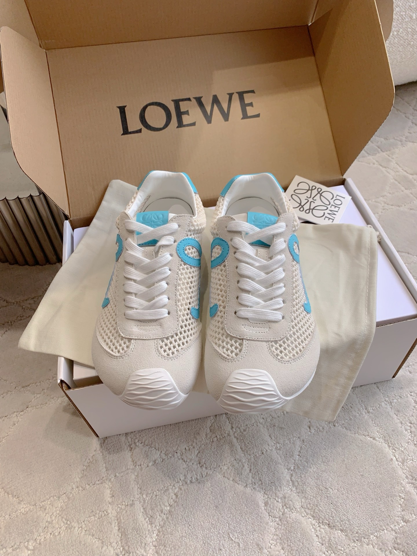 NO:392316,Loew* newest meshed training shoes casual shoes, comfortable and breathable, super comfortable foot feeling, no pressure to match with any style, relaxed and fashionable, cowhide, footbed, sheepskin, original open molded sole, size 35-39 (customized for 40), casual shoes/sports shoes, loewe, sneakers, cowhide, sheepskin19860909Loew*新款网面德训鞋休闲鞋 舒适透气 脚感超级舒适 搭配什么风格都毫无压力 松弛又时髦  鞋面牛皮拼接网布 垫脚羊皮 原版开模大底 尺码35-39（40定做）,休闲鞋/运动鞋,loewe,sneakers,cowhide,sheepskin,Women's Shoes