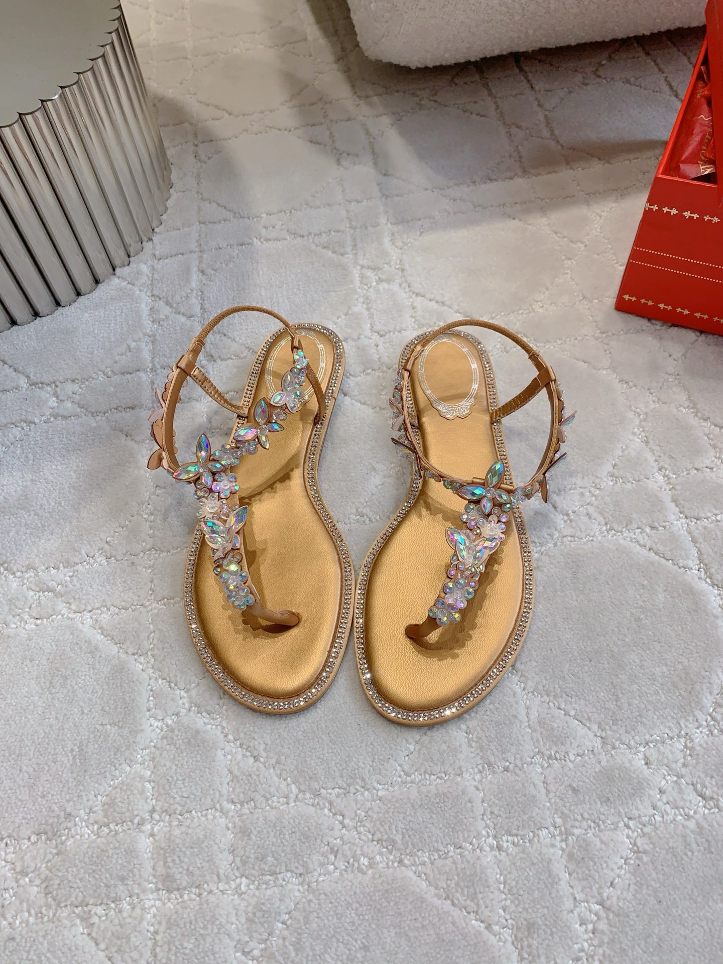 NO:388969,Snake-shaped toe-clamped slippers Ren* Caovill* Heavy Industry Butterfly Crystal Series High Heels bling bling bling exquisite and handicrafts, silk upper, hand-sewn rhinestones, inner footbed sheepskin Italian leather outsole Flat/4cm/7.5cm/9.5cm Size 35-39 (34 40 41 42 43 Customized), high heels, sandals, high heels, slippers, sheepskin, real silk, Leather soles19860909蛇形 夹趾 两带拖鞋 Ren* Caovill*重工蝴蝶水晶系列高跟鞋 bling bling精致逼人 堪称工艺品 鞋面真丝 手工缝制水钻 内里垫脚羊皮 意大利真皮大底 平底/4cm/7.5cm/9.5cm 尺码35-39（34 40 41 42 43定做）,高跟鞋凉鞋,sandals,high heels,slippers,sheepskin,real silk,Leather soles,Women's Shoes