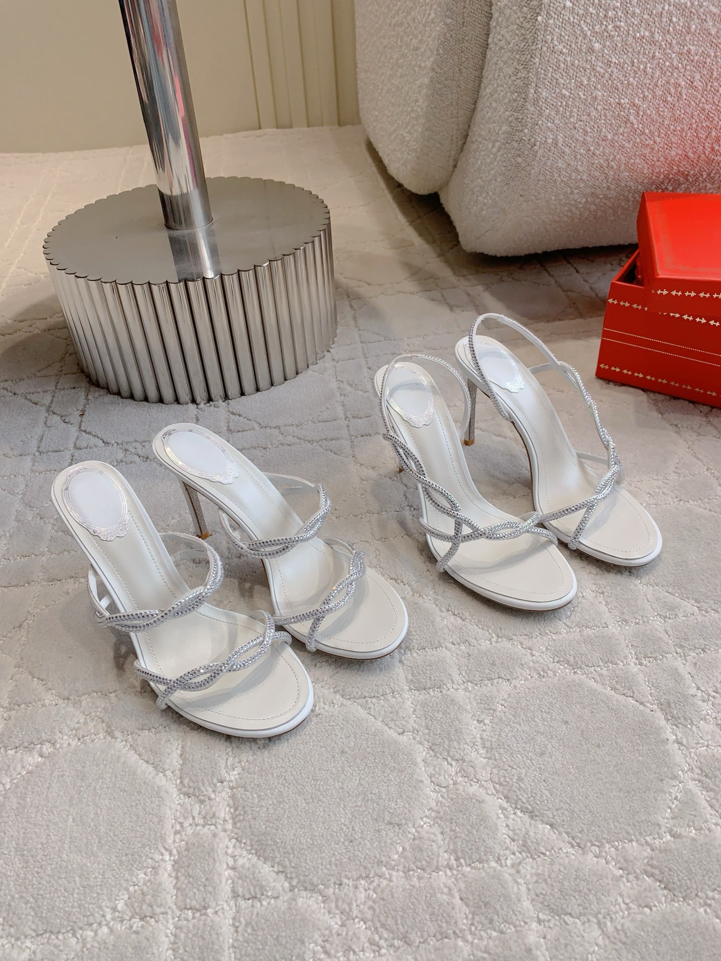 NO:406016,Ren* Caovill* new rhinestone high heel sandals The ever-fair rhinestones are exquisitely shining, showing unique details and dazzling marks~~ Silk on the upper and Swarovski rhinestones inner footbed sheepskin Italian leather outsole Heel height 9cm Size 35-39 (34 40 41 42 43 Custom made), high heels, sandals, high heels, slippers, sheepskin, real silk, Leather soles19860909Ren* Caovill*新款水钻高跟凉鞋 永远仙气十足的水钻精致闪耀 展现独特的细节与耀眼的印记～～ 鞋面真丝加施华洛水钻 内里垫脚羊皮 意大利真皮大底 跟高9cm 尺码35-39（34 40 41 42 43定做）,高跟鞋拖鞋,sandals,high heels,slippers,sheepskin,real silk,Leather soles,Women's Shoes