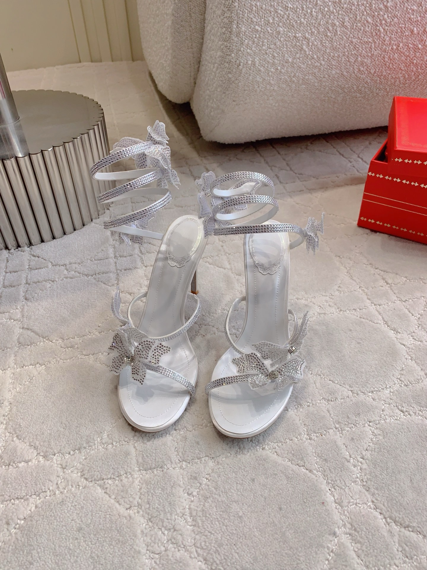 NO:406058,Ren* Caovill* Crystal Butterfly High Heel Sandals bling bling exquisite fairy butterfly snake-shaped straps are brilliant and full of fairy spirit. They can be called handicrafts. Imported silk and super flashing rhinestones. Floating sheepskin. Italian leather outsole. Heel height 9cm. Size 35-39 (34 40 41 42 43 customized), high heels, sandals, high heels, sheepskin, real silk, Leather soles19860909Ren* Caovill* 水晶蝴蝶高跟凉鞋 bling bling精致逼人 仙女蝴蝶蛇形绑带光彩熠熠 仙气十足 堪称工艺品 面料进口真丝加超闪水钻 垫脚羊皮 意大利真皮大底 跟高9cm 尺码35-39（34 40 41 42 43定做）,高跟鞋凉鞋,sandals,high heels,sheepskin,real silk,Leather soles,Women's Shoes