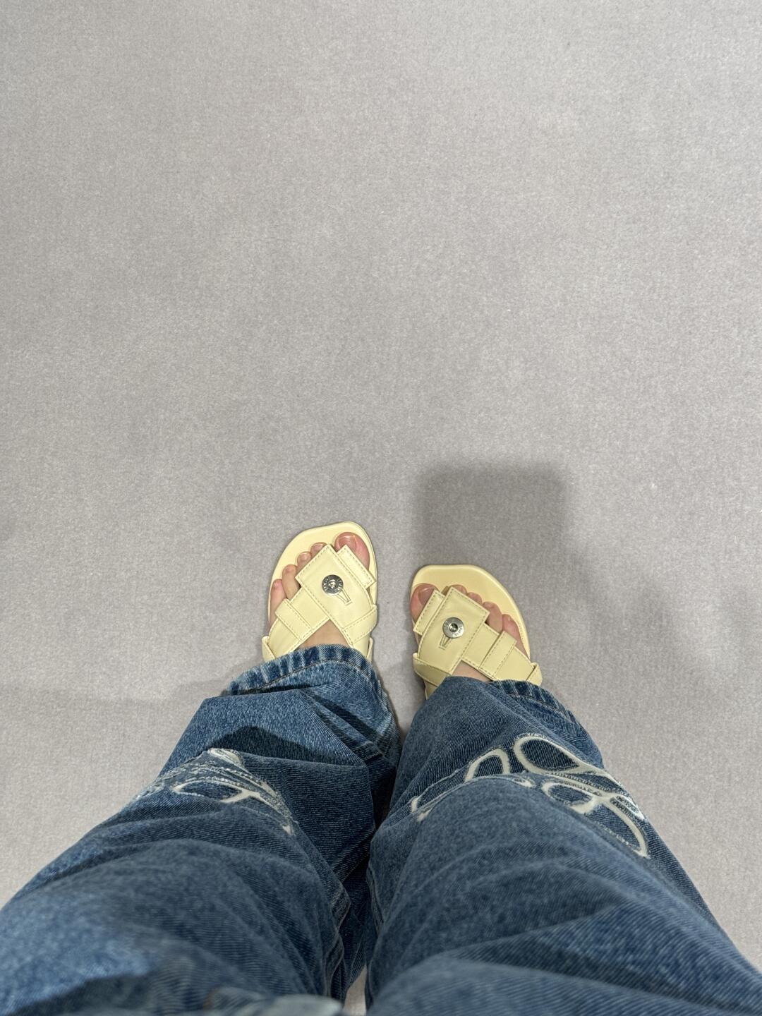 NO:406052,Foot-mounted shoes19860909上脚示范,分趾鞋,Women's Shoes