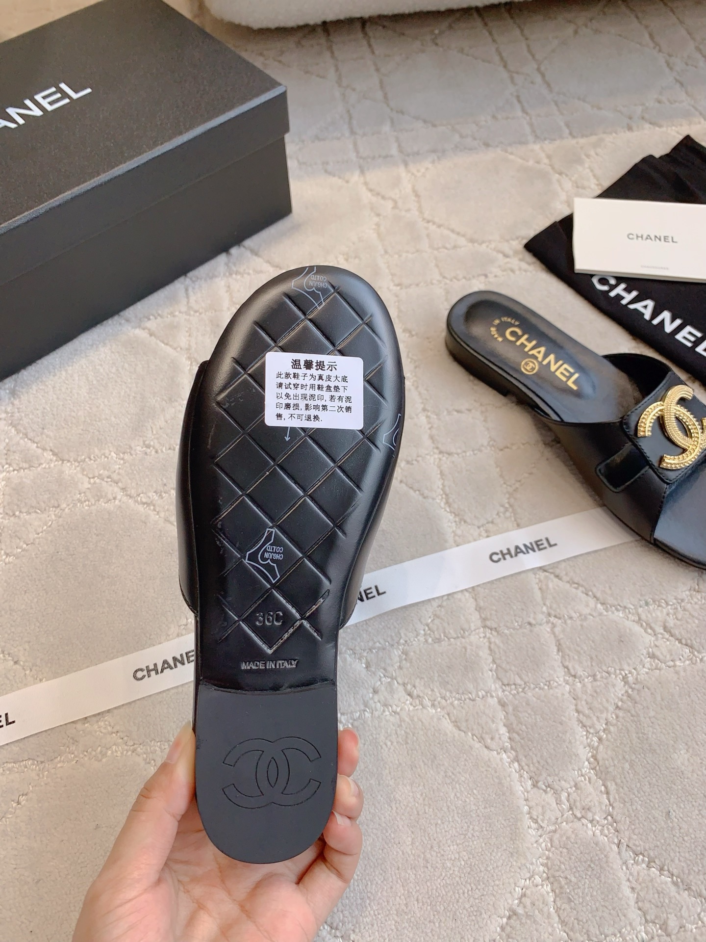 Chanel Women's Flat Sandals with CC Logo - Classic & Comfortable 9 i1749448069641 5613 0 5