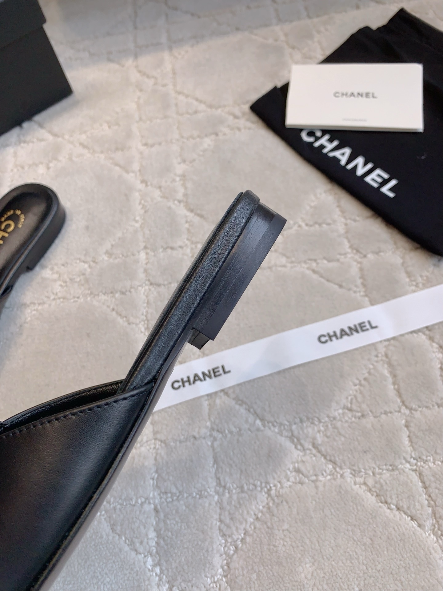 Chanel Women's Flat Sandals with CC Logo - Classic & Comfortable 8 i1749448149449 5301 0 7