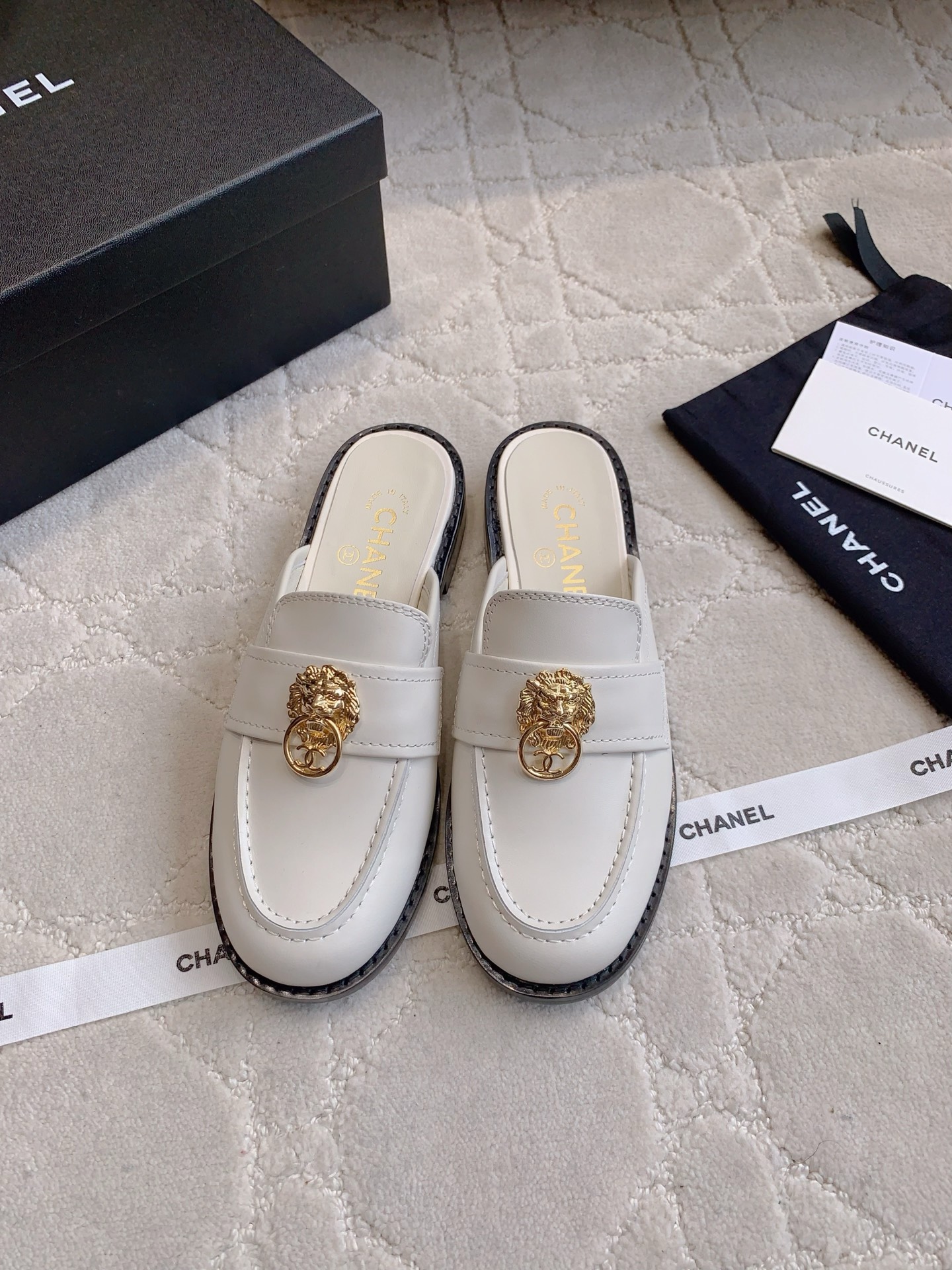 Chanel Loafers met Leeuwenkop - Elegant en Comfortabel voor Dames - Maat 35-39