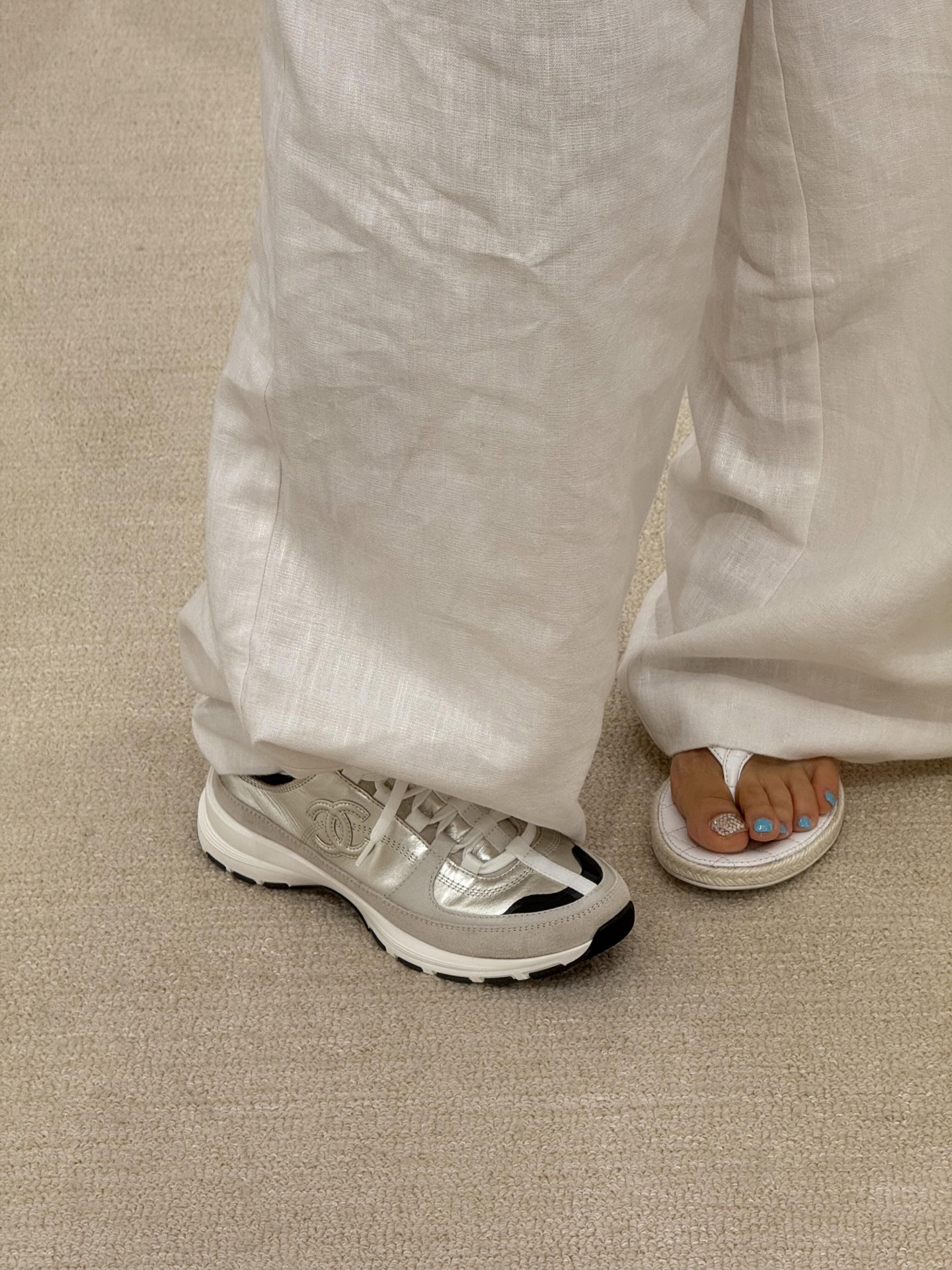 NO:409380,Footwear demonstration, casual shoes/sports shoes, sneakers19860909上脚示范,休闲鞋/运动鞋,sneakers,Women's Shoes