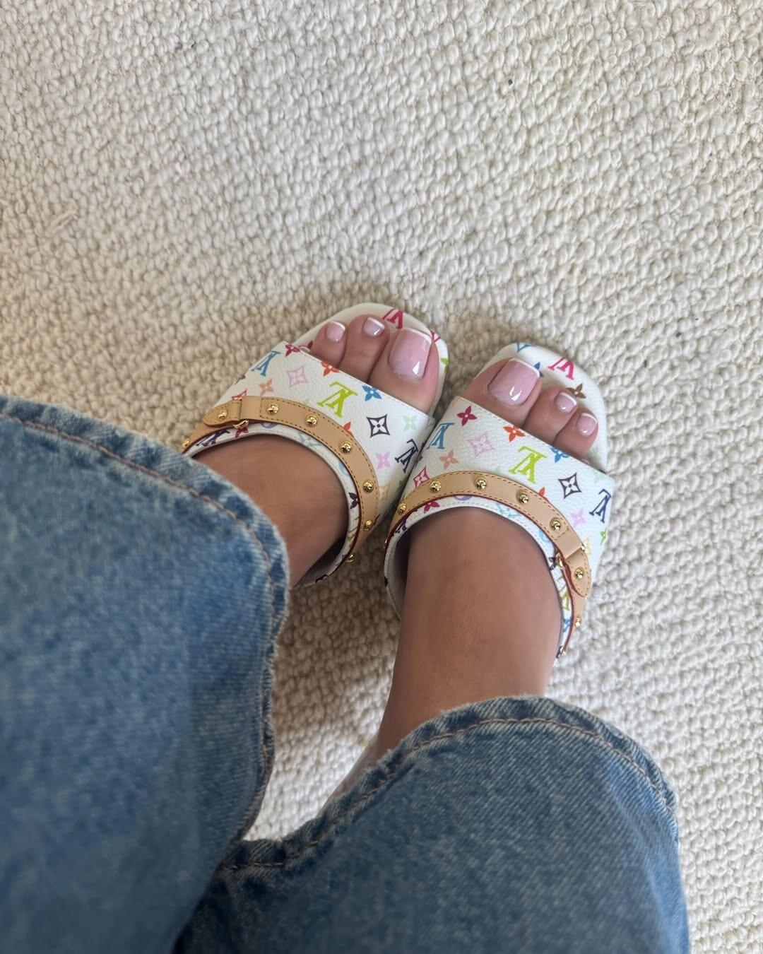 NO:408985,High heels, slippers, high heels, slippers19860909上脚示范,高跟鞋拖鞋,high heels,slippers,Women's Shoes