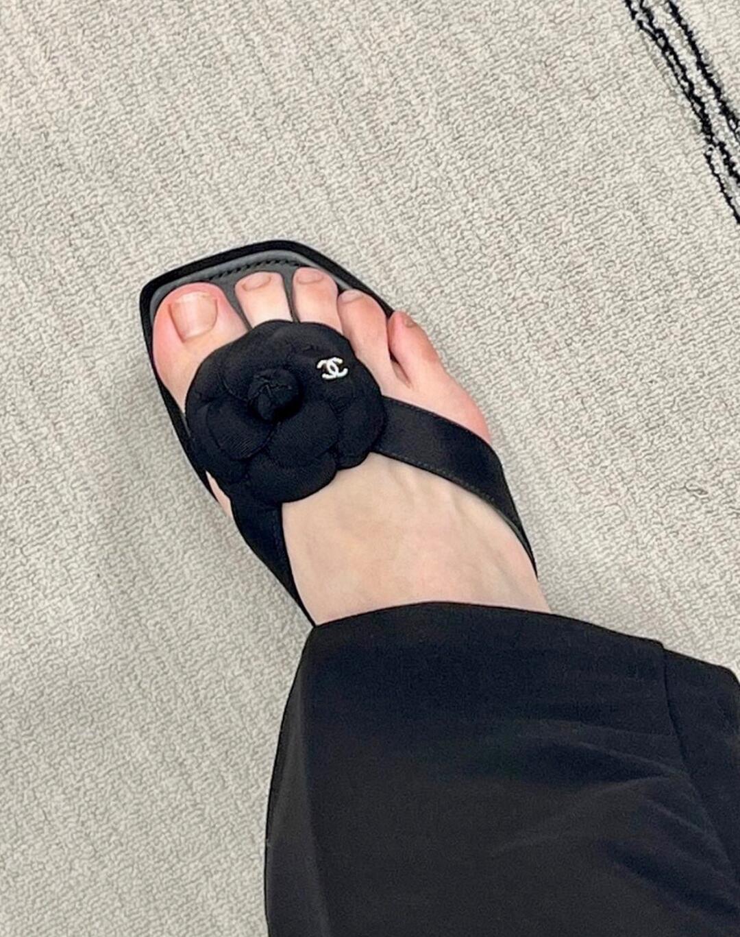 NO:409745,Foot-mounted shoes19860909上脚示范,分趾鞋,Women's Shoes