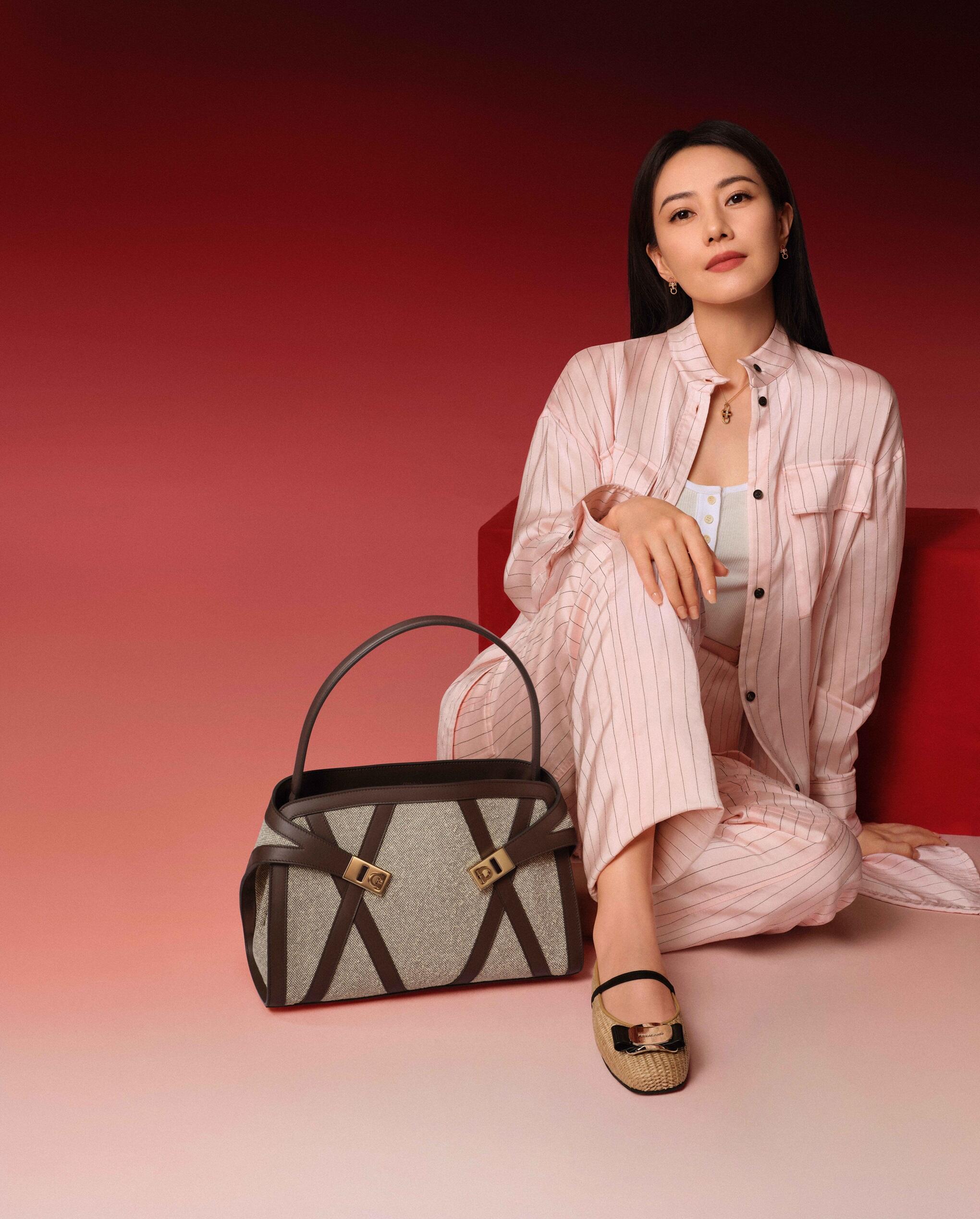 NO:488247,Footwear demonstration, ballet shoes19860909上脚示范,芭蕾舞鞋,Women's Shoes