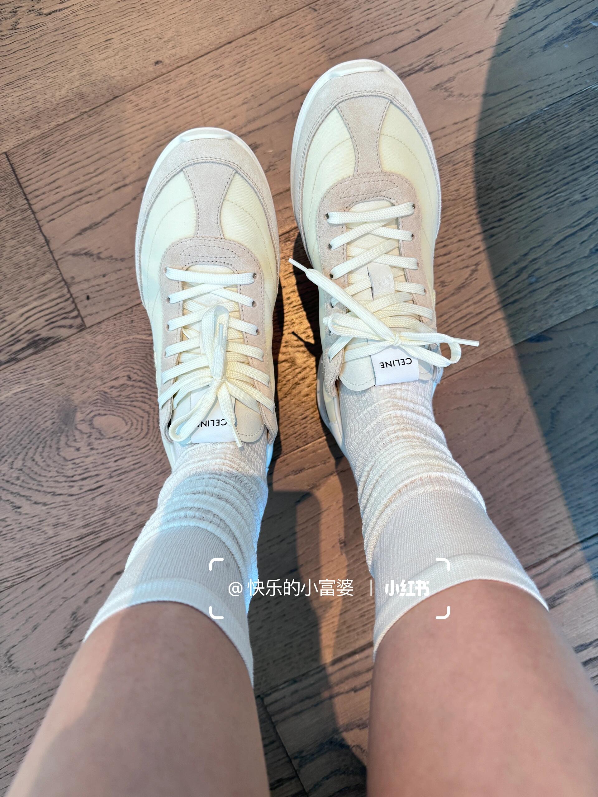 NO:424812,Footwear demonstration, casual shoes/sports shoes, sneakers19860909上脚示范,休闲鞋/运动鞋,sneakers,Women's Shoes