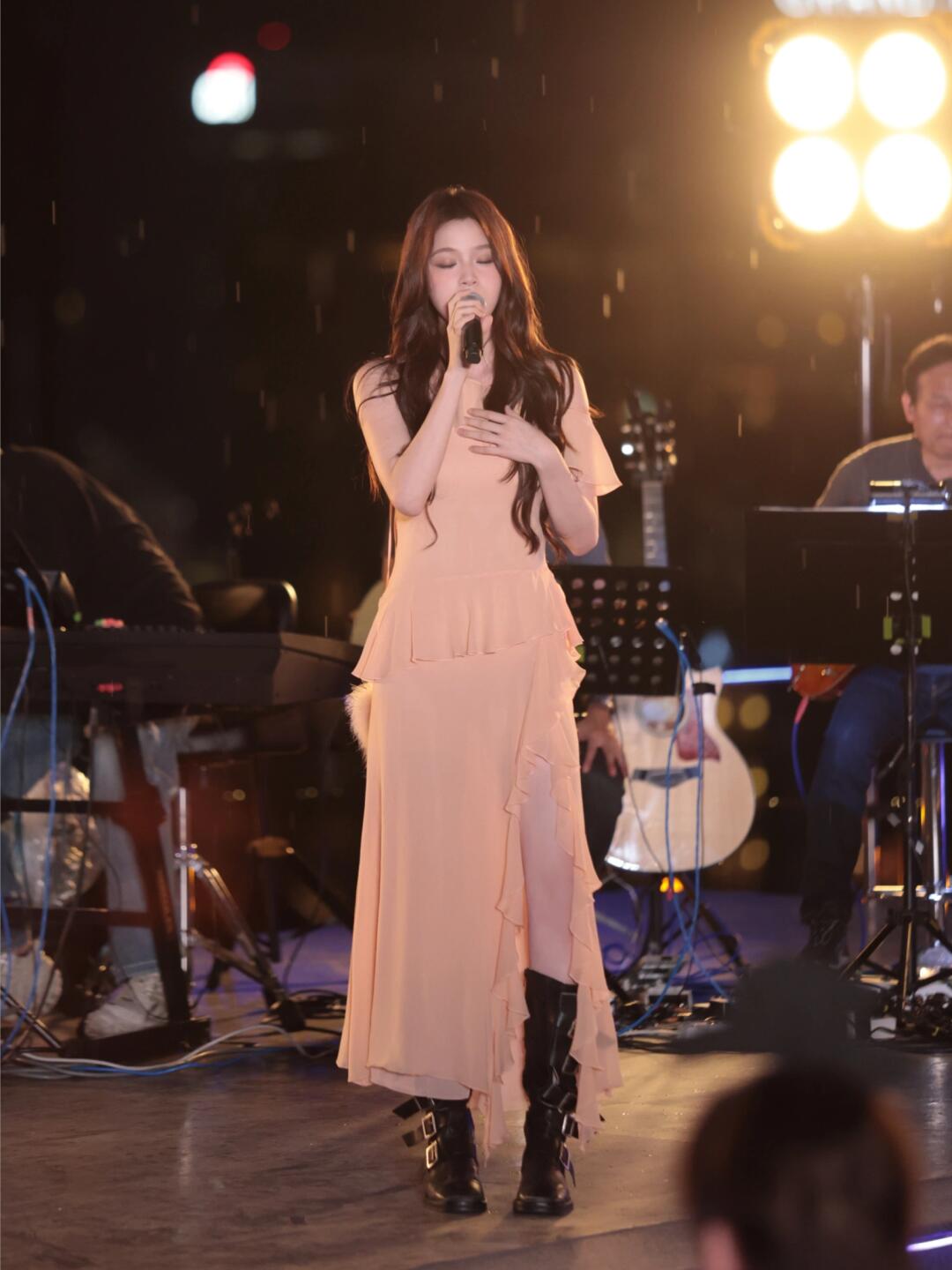 NO:438842,foot demonstration, boots, boots19860909上脚示范,靴子,boots,Women's Shoes