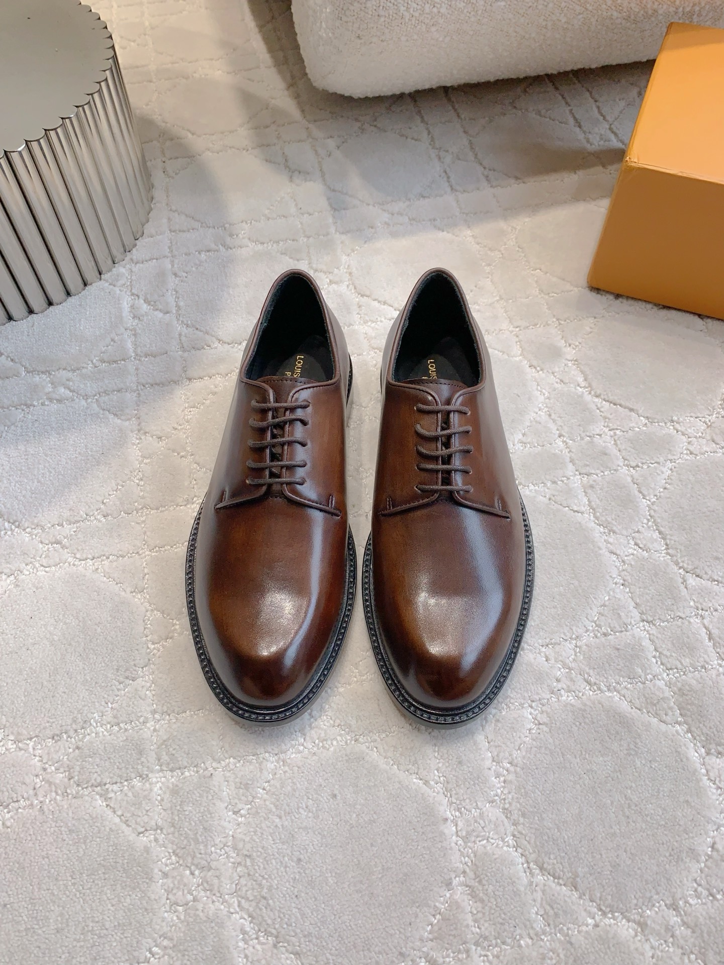 NO:438799,Top version Louis Vuitt* Men's formal leather shoes Goodyear handmade shoes Top quality ZP replica highlights men's taste Top-grade cowhide inner footbed cowhide Italian leather outsole Size 39-44 (38 45 46 customized), leather shoes, louis vuitton, cowhide, Leather soles19860909顶级版本 Louis Vuitt* 男士正装皮鞋 固特异手工鞋 顶级品质 ZP复刻 彰显男性品味 面料顶级牛皮 内里垫脚牛皮 意大利真皮大底 尺码39-44（38 45 46定做）,皮鞋,louis vuitton,cowhide,Leather soles,Women's Shoes