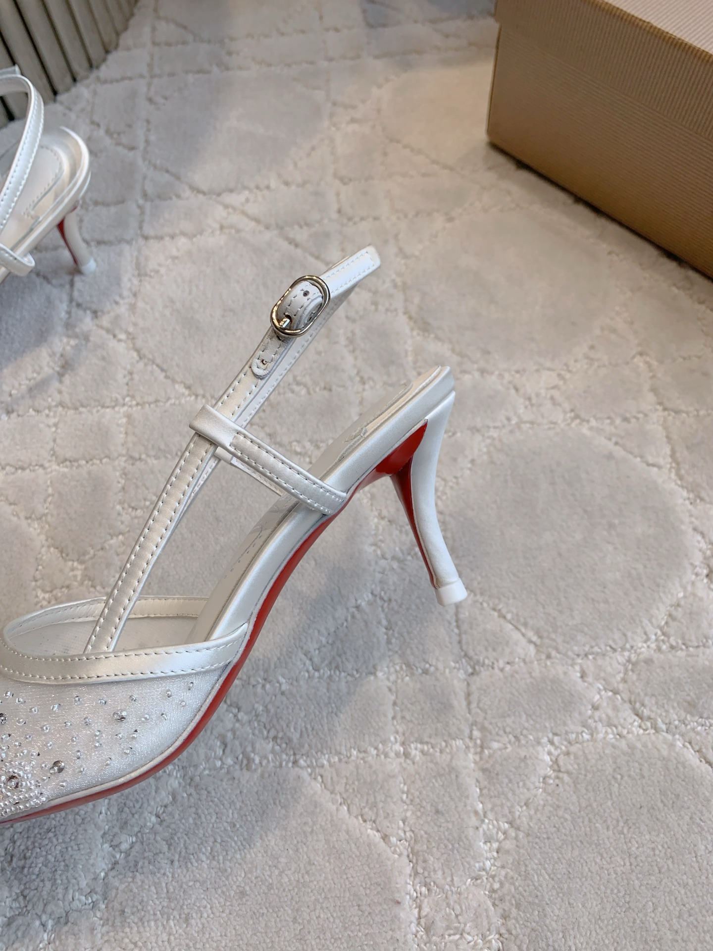 Luxury Handmade High-Heel Shoes with Sparkling Drills and Sheepskin Soles - 图片 7