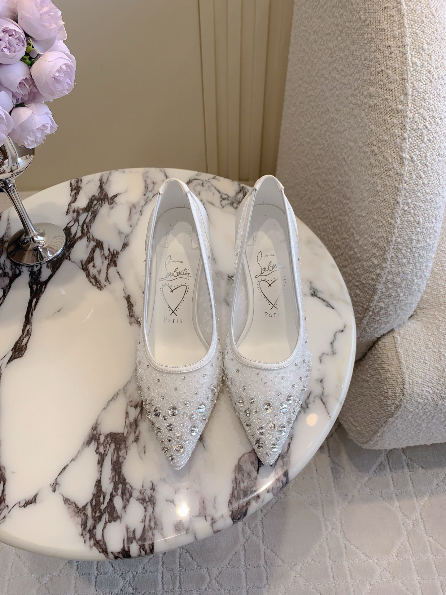 Luxury Hand-Sewn High-Heel Shoes by Christian Louboutin - 图片 5