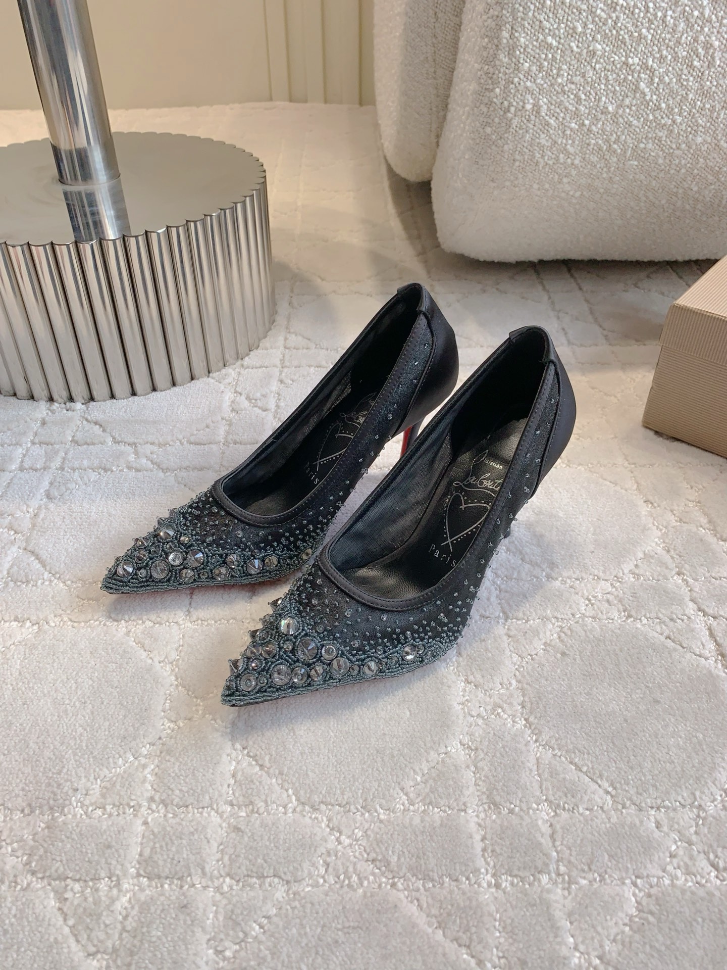 Luxury Handmade High-Heel Shoes by Christian Louboutin: P864 and P912 - 图片 2