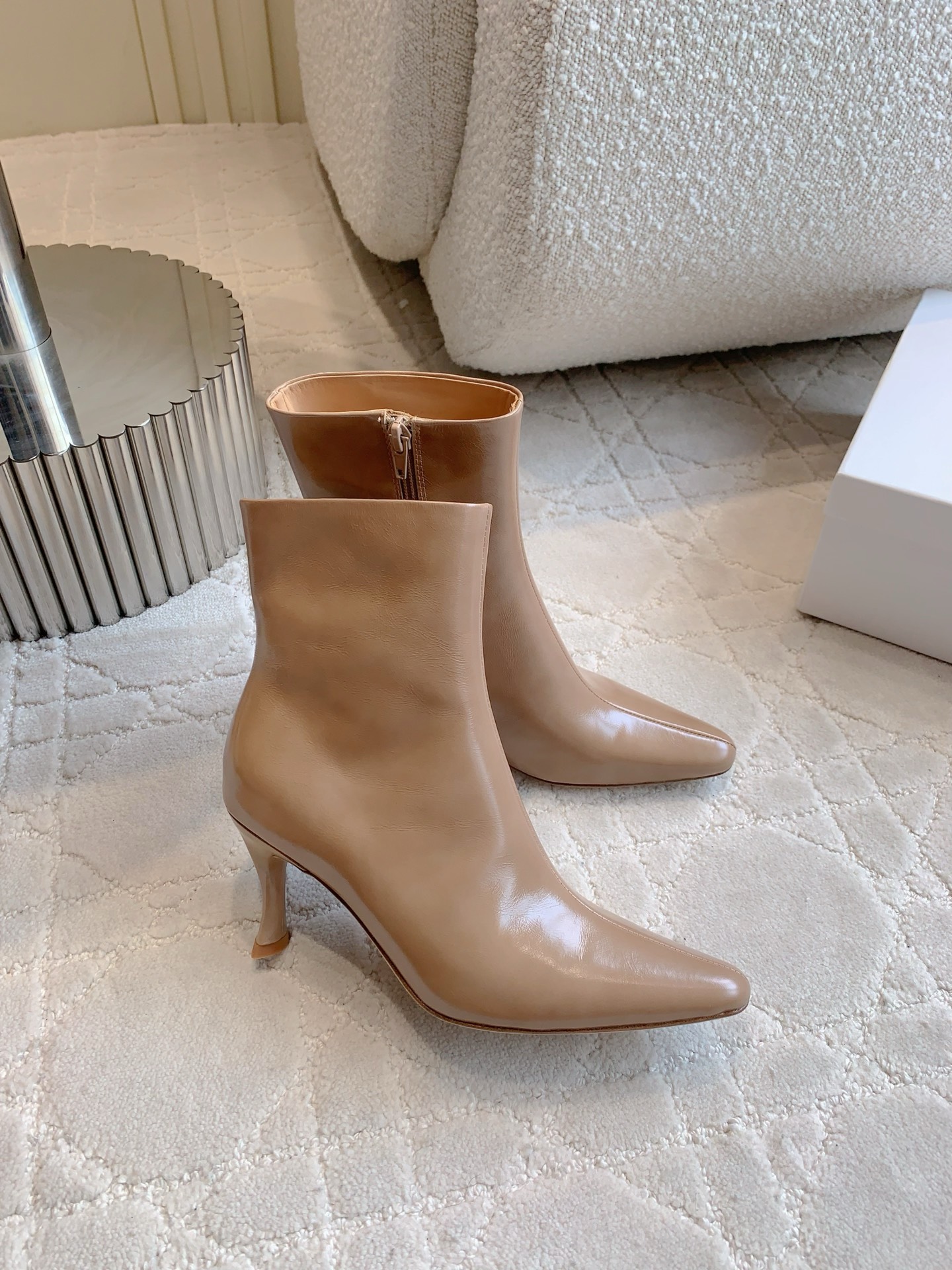 High-Quality Classic Heels and Ankle Boots: Top-of-the-Shoe Pelts, 7.5cm Tall, Sizes 35-39 - 图片 2