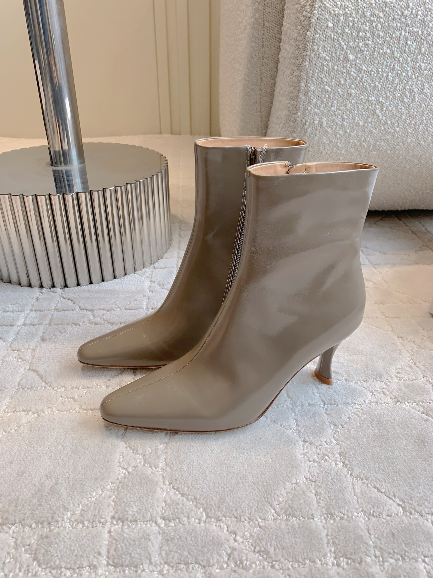 “Top Quality 7.5cm Heels and Ankle Boots in Sizes 35-39 – 840”