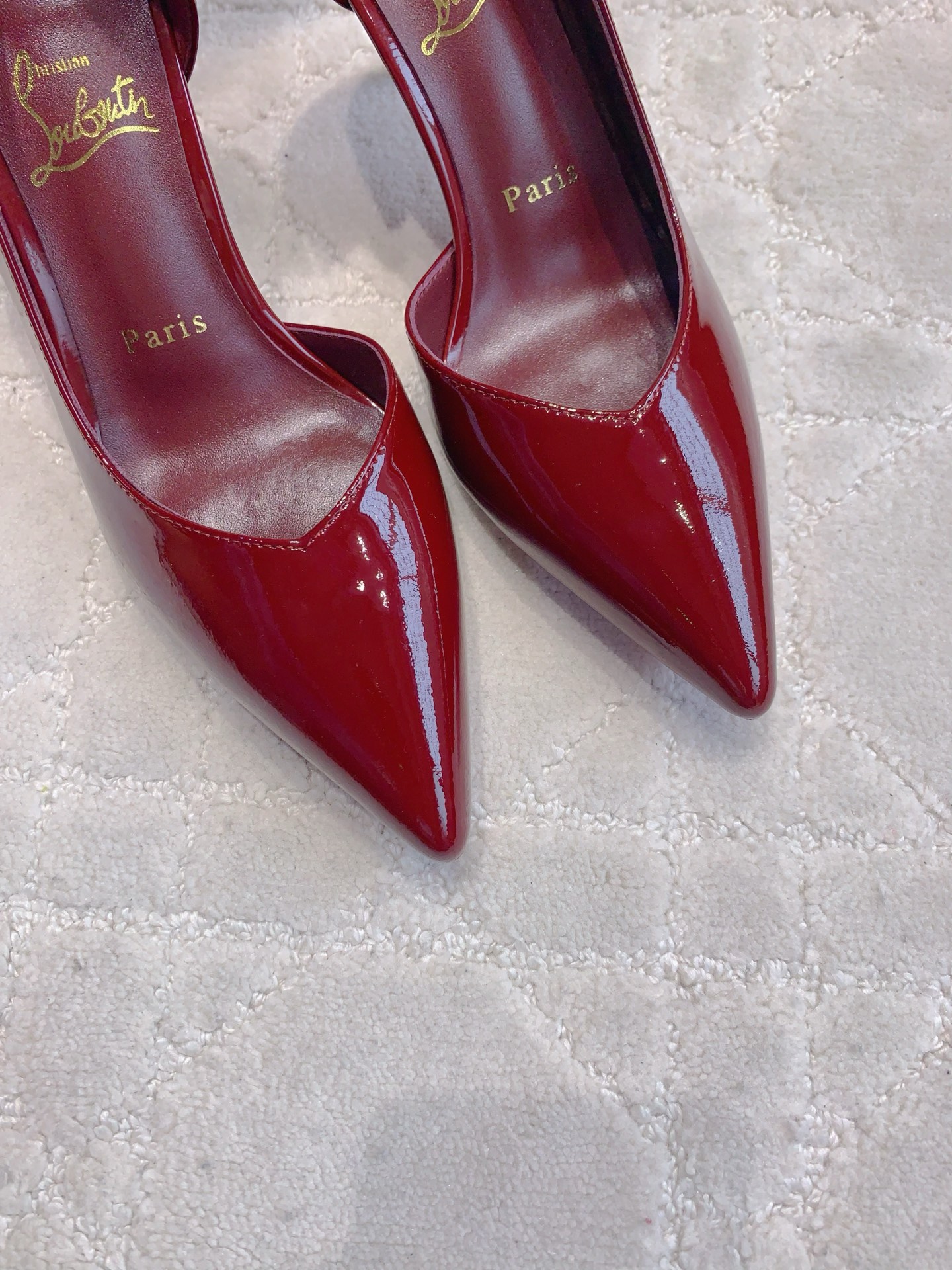 Christian Louboutin’s 744 Collection: Glamorous, Sexy, Classic Heels with Skin Details - 图片 4