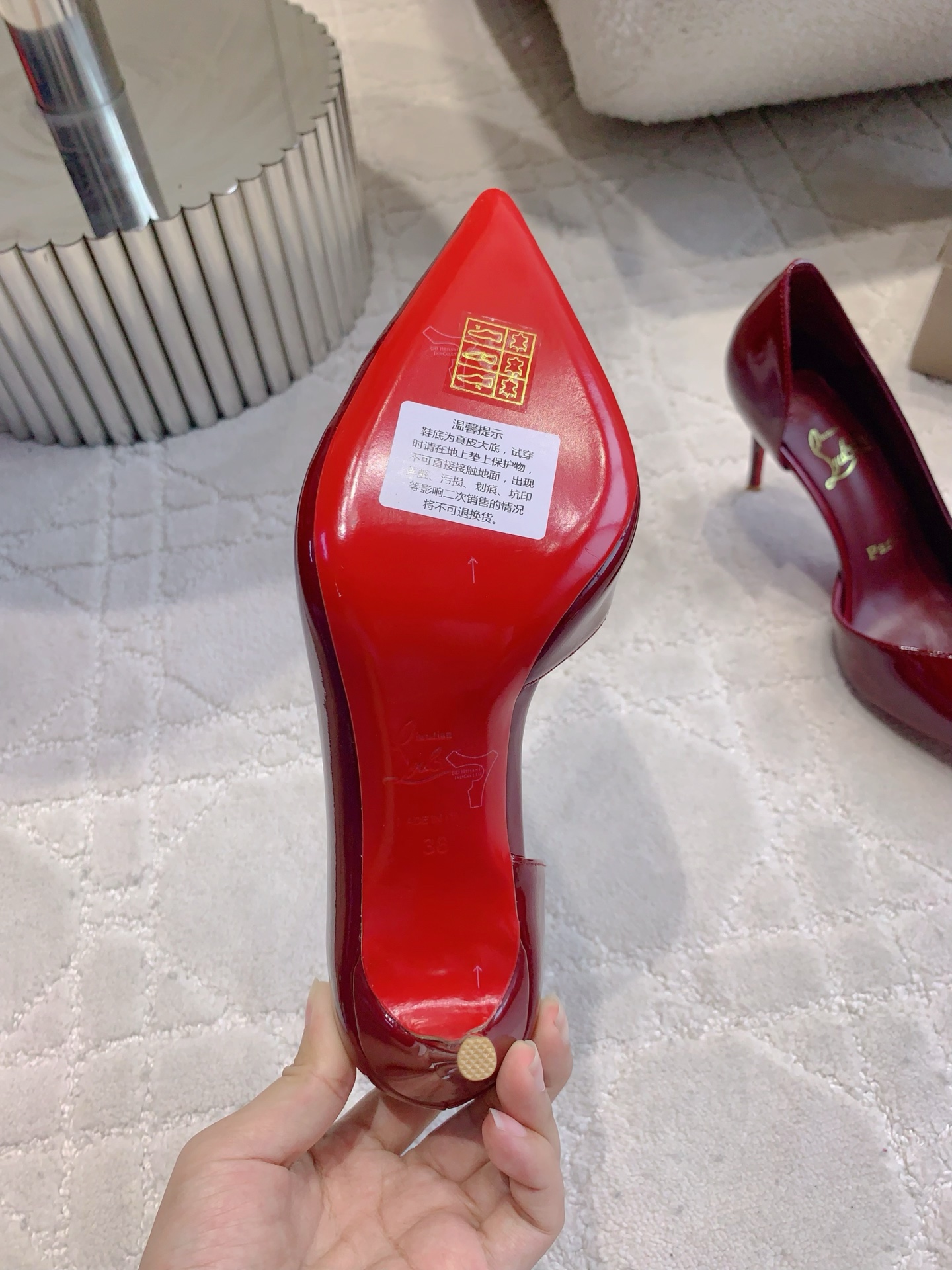 Christian Louboutin’s 744 Collection: Glamorous, Sexy, Classic Heels with Skin Details - 图片 8