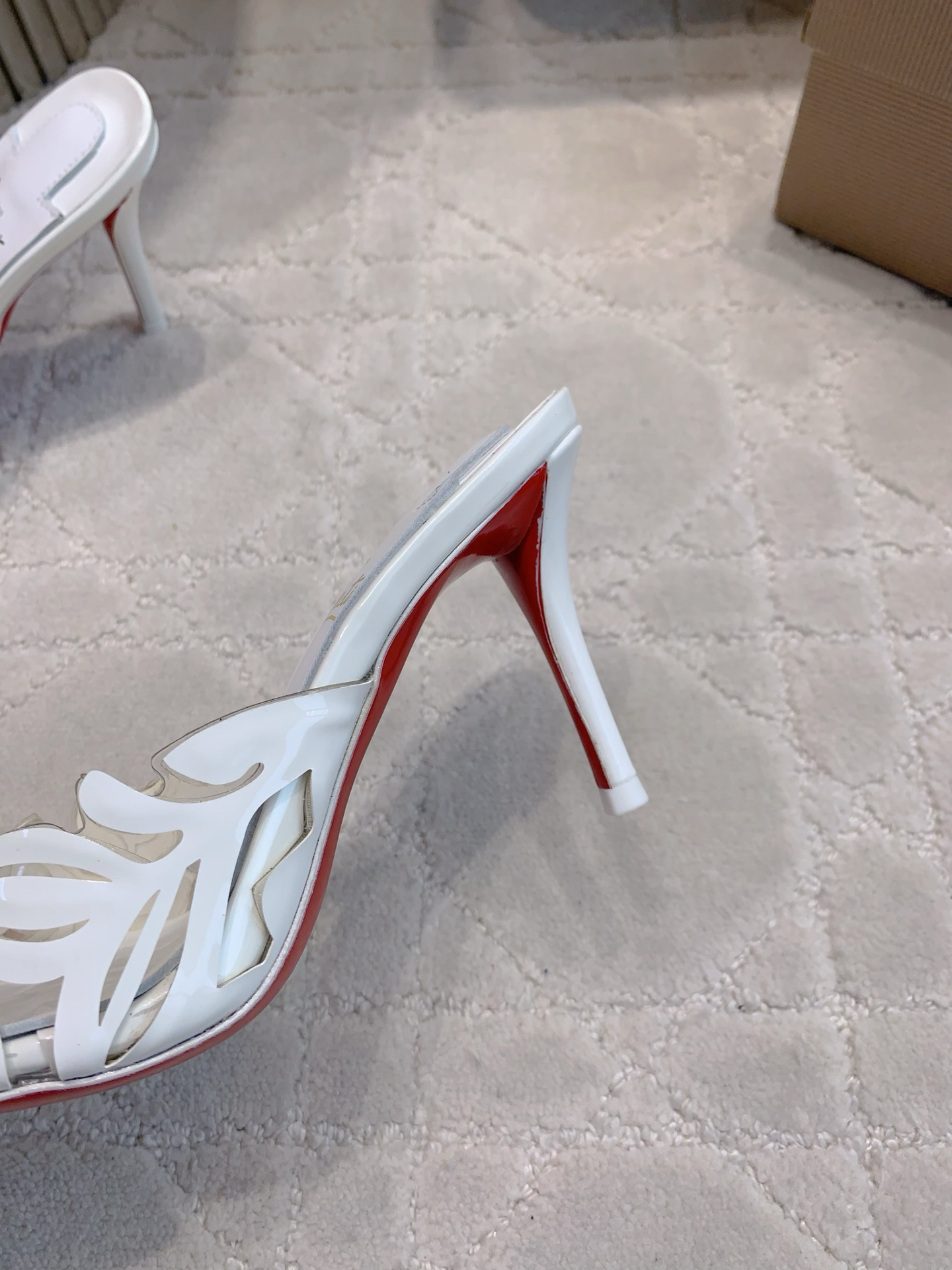 Christian Louboutin’s New Sexy Heels Collection: P792 and P816 Styles - 图片 6