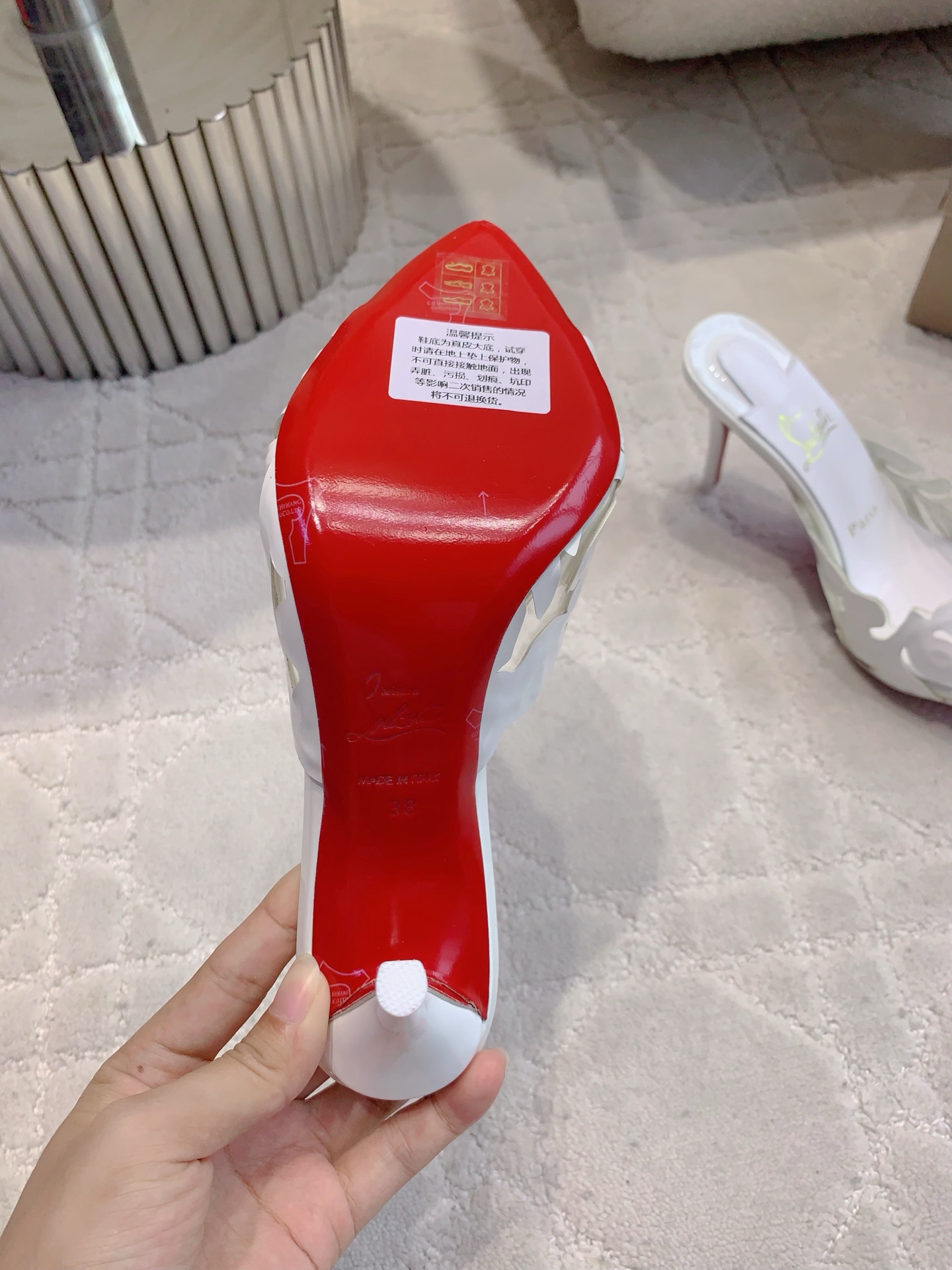 Christian Louboutin’s New Sexy Heels Collection: P792 and P816 Styles - 图片 8
