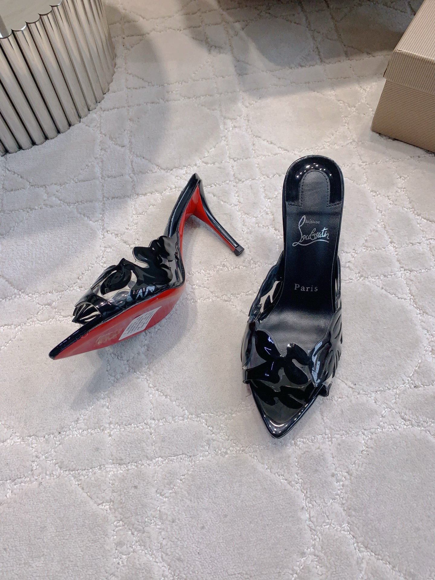 Christian Louboutin’s New Sexy Heels: P792 and P816 Single Shoes - 图片 4