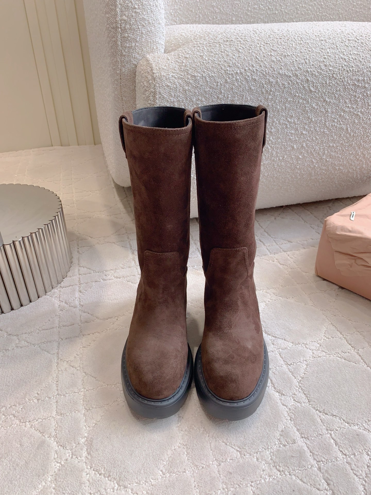 NO:468459,Frosted leather miu new thick-soled knight boots Super easy to wear style, really nice and spicy, boots soft and comfortable to wear, cowhide upper, inner foot pad sheepskin original open molded sole size 35-39 (customized for 40 41), boots, miumiu, boots, cowhide, sheepskin19860909磨砂 皮面 miu新款厚底骑士长靴 超好穿的版型 上脚实在泰酷辣 靴筒柔软穿着舒适度非常高  鞋面牛皮 内里垫脚羊皮 原版开模大底 尺码35-39（40 41定做）,靴子,miumiu,boots,cowhide,sheepskin,Women's Shoes