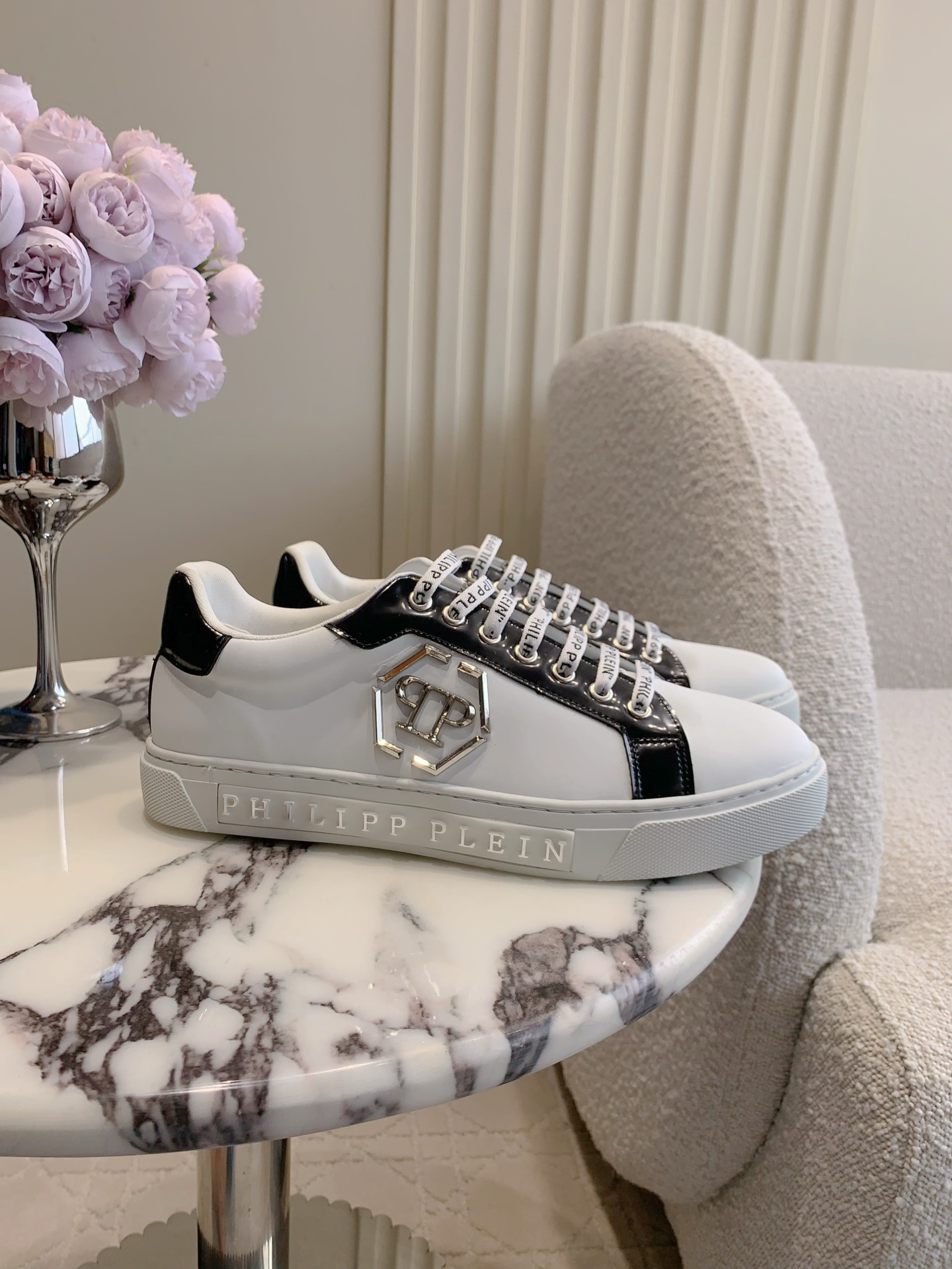 NO:460600,Philipp Plei* official website synchronizes men's casual shoes. Top quality, original one to one, tough style, make a cool boy!  Upper cowhide canvas footbed cowhide original molded outsole size 39-44 (customized for 45), casual shoes/sports shoes, sneakers, cowhide19860909Philipp Plei*官网同步男士休闲板鞋 顶级品质,原版一比一 硬朗风格,做个酷boy！ 鞋面牛皮拼接帆布 垫脚牛皮 原版开模大底 尺码39-44（45定做）,休闲鞋/运动鞋,sneakers,cowhide,Women's Shoes