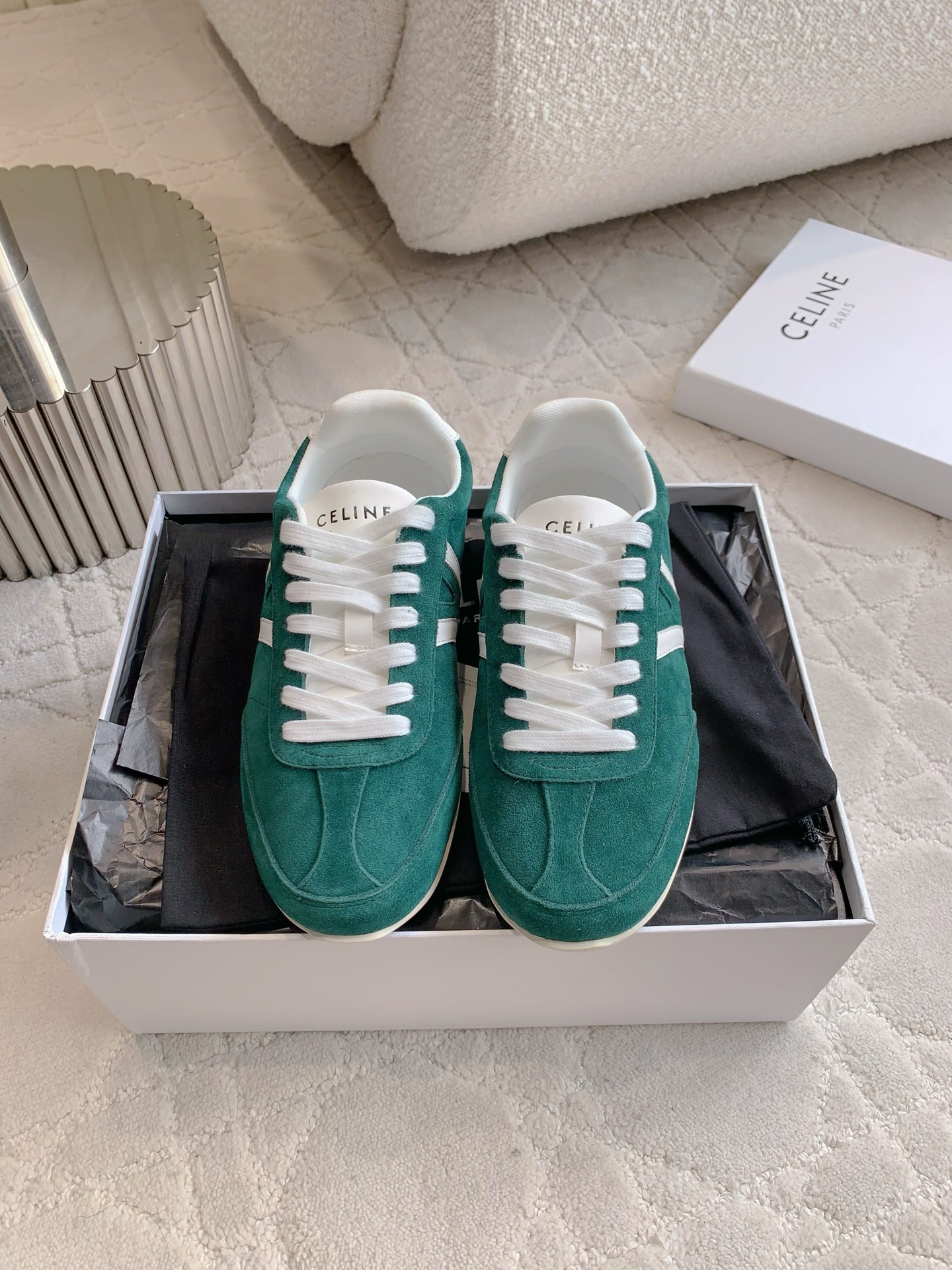 NO:468363,CELIN* new German training shoes casual shoes classic color matching versatile and timeless, super easy to wear, cowhide upper, breathable mesh inside, original mold open sole size 35-39 (customized for 40), casual shoes/sports shoes, celine, sneakers, cowhide19860909CELIN*新款德训鞋休闲鞋 经典配色 百搭不过时 超级好穿 鞋面牛皮 内里透气网面 原版开模大底 尺码35-39（40定做）,休闲鞋/运动鞋,celine,sneakers,cowhide,Women's Shoes