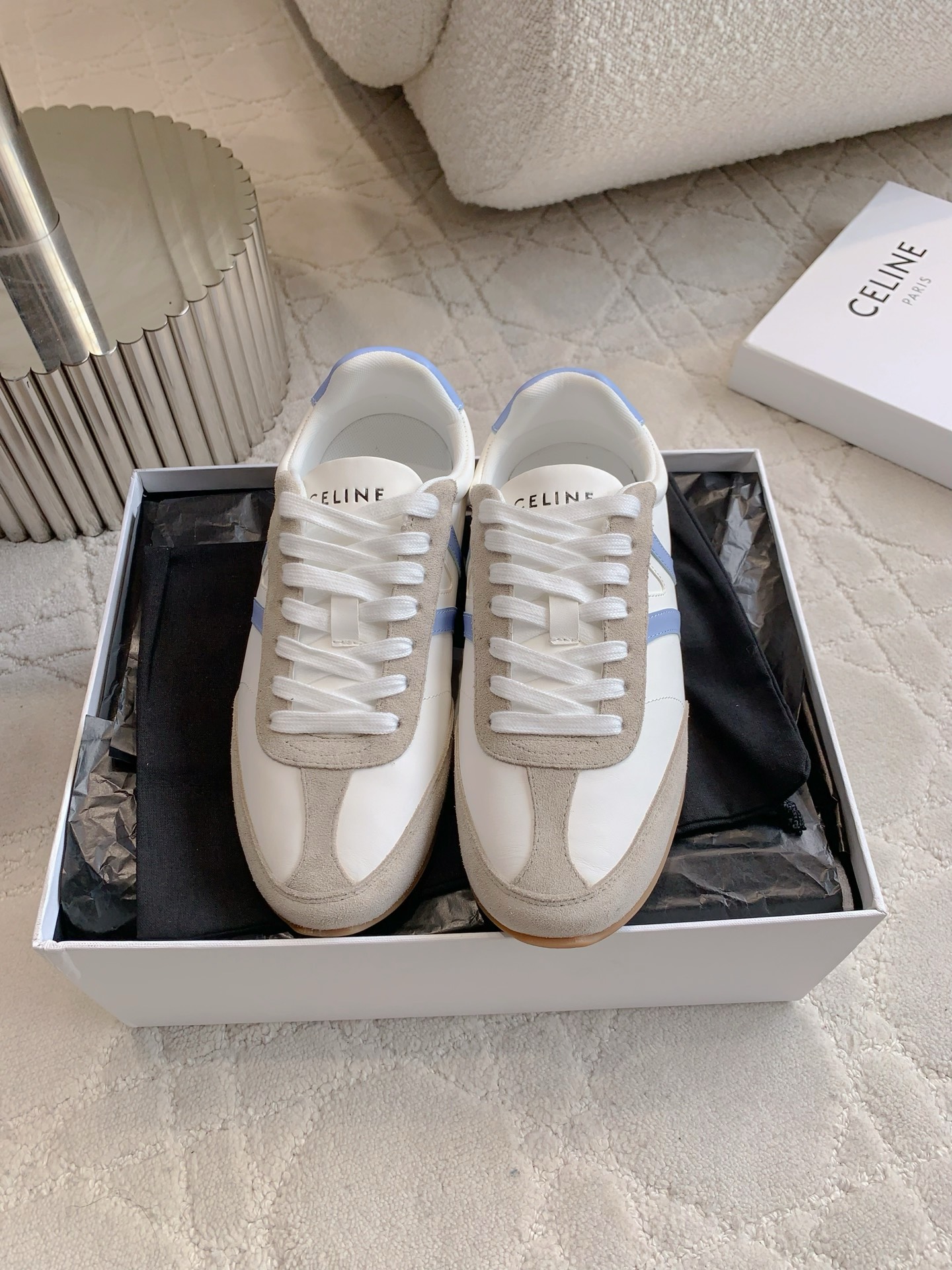 NO:468314,CELIN* new German training shoes casual shoes classic color matching versatile and timeless, super easy to wear, cowhide upper, breathable mesh inside, original mold open sole size 35-39 (customized for 40), casual shoes/sports shoes, celine, sneakers, cowhide19860909CELIN*新款德训鞋休闲鞋 经典配色 百搭不过时 超级好穿 鞋面牛皮 内里透气网面 原版开模大底 尺码35-39（40定做）,休闲鞋/运动鞋,celine,sneakers,cowhide,Women's Shoes