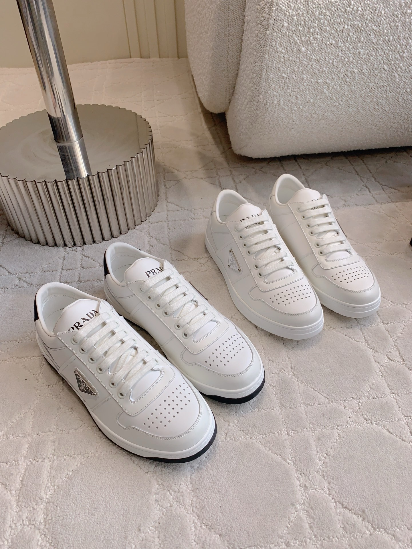 NO:468229,Top version PRAD* classic men's casual shoes, original purchase and creation, 1:1 details replica, top version!  Original cowhide upper, inner foot padded cowhide original molded outsole Size 39-44 (38 45 46 customized), casual shoes/sports shoes, prada, sneakers, cowhide19860909顶级版本 PRAD*经典款男士休闲鞋板鞋 原版购入打造 1:1细节复刻 顶级版本！ 鞋面原版牛皮 内里垫脚牛皮 原版开模大底 尺码39-44（38 45 46定做）,休闲鞋/运动鞋,prada,sneakers,cowhide,Women's Shoes