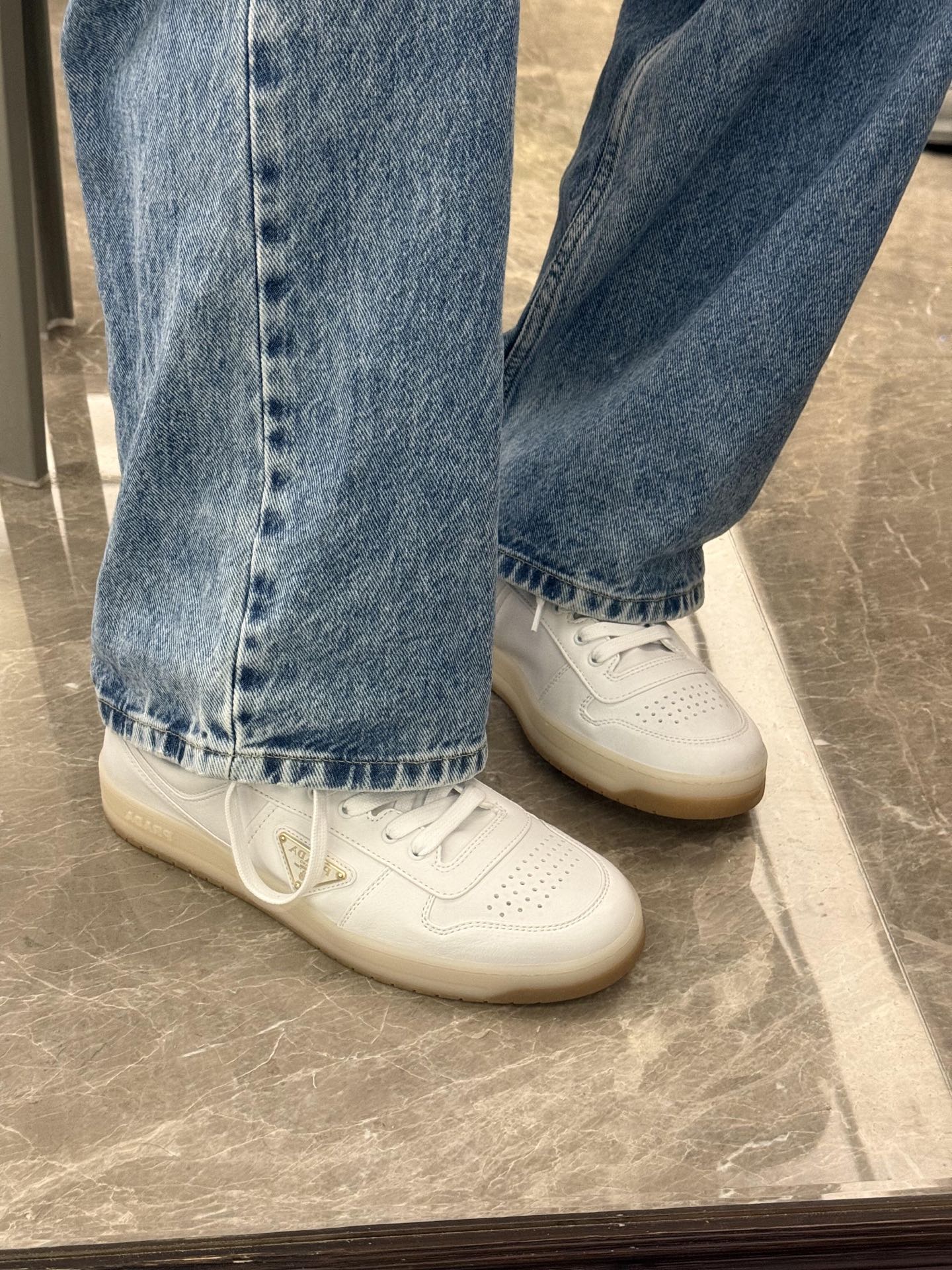 NO:468235,Footwear demonstration, casual shoes/sports shoes, sneakers19860909上脚示范,休闲鞋/运动鞋,sneakers,Women's Shoes