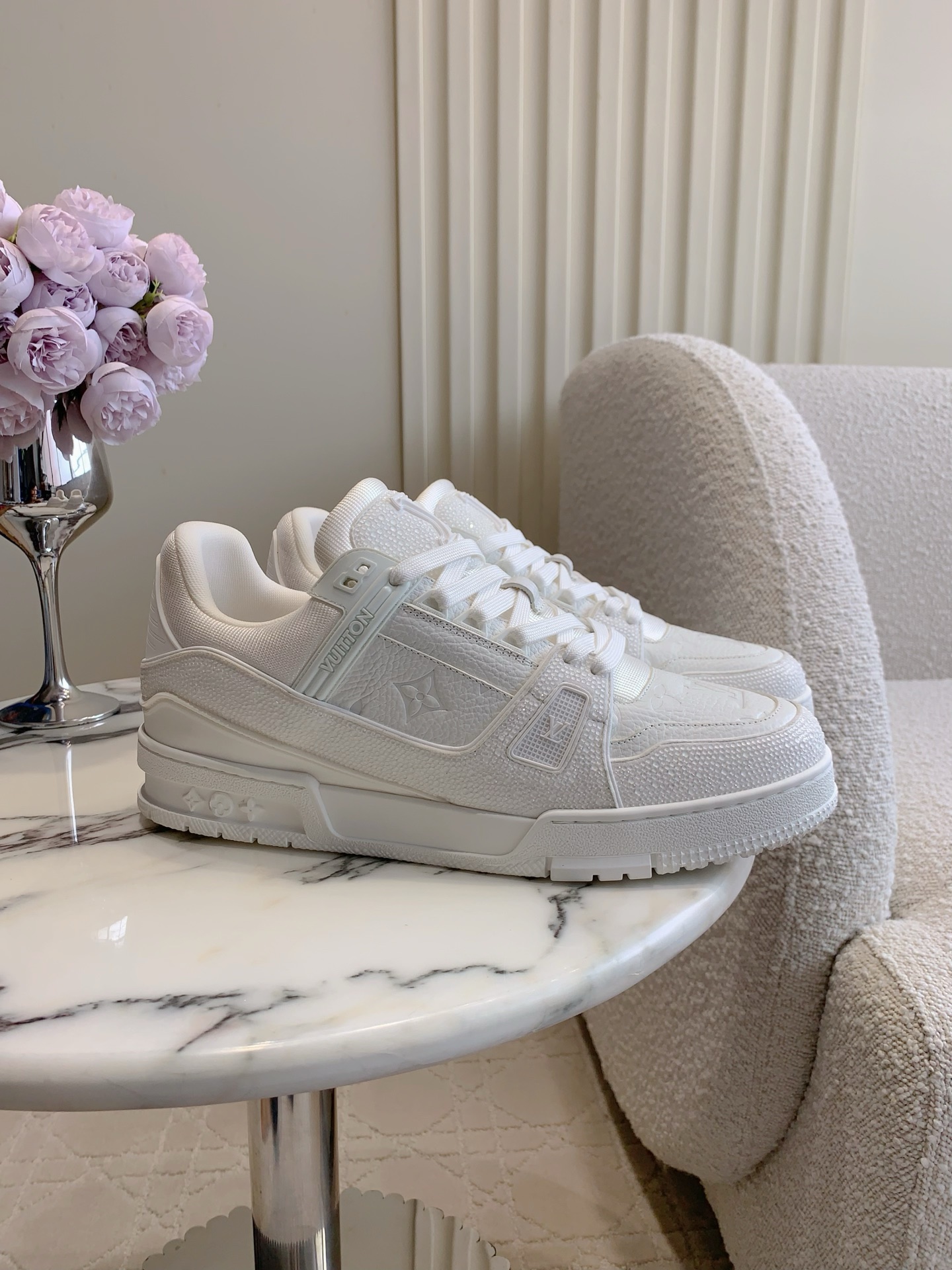 NO:468143,Men and women LOUIS VUITTO* Classic Trainer series shoes Men and women LOUIS VUITTO* original purchase 1:1 replica full diamond design luxurious and shining full of exquisiteness Women's size 35-39 (40 custom made) Men's size 39-44 (45 custom made), casual shoes/sports shoes, louis vuitton, sneakers19860909男女同款 LOUIS VUITTO*经典Trainer系列板鞋 男女同款 原版购入1:1复刻 满钻设计奢华闪耀 精致感满满 女码 35—39（40定做）男码39—44（45定做）,休闲鞋/运动鞋,louis vuitton,sneakers,Women's Shoes