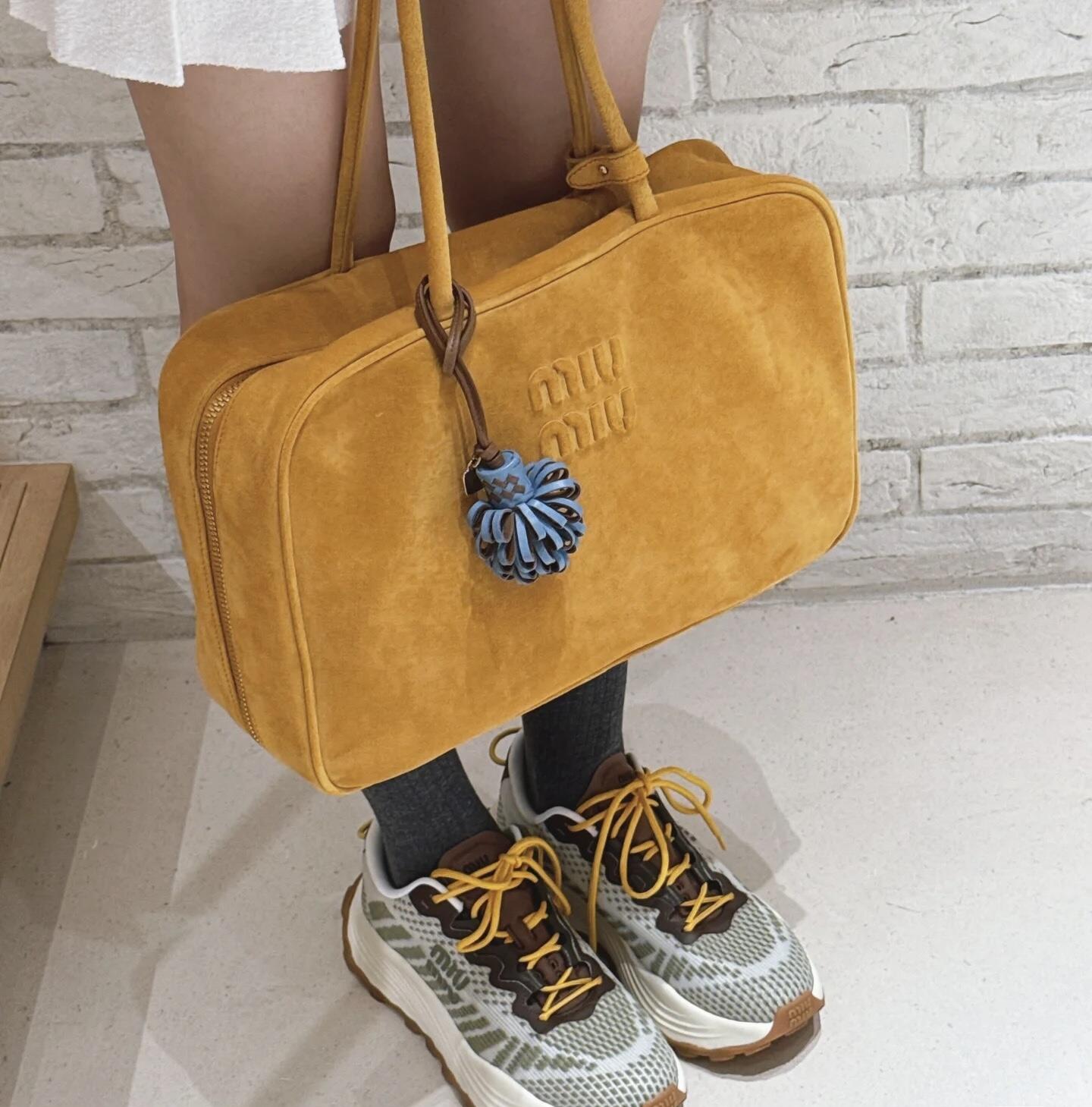 NO:479546,Footwear demonstration, casual shoes/sports shoes, sneakers19860909上脚示范,休闲鞋/运动鞋,sneakers,Women's Shoes