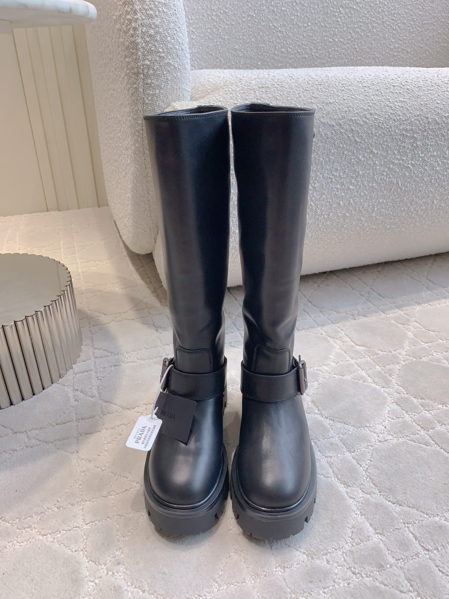 NO:486961,Reverse velvet leather Prad* new thick-soled boots, which make your legs look long, hard and handsome, and amazing!  Simple and versatile item!  Upper beef velvet/calfskin inner foot pad sheepskin original molded outsole size 35-39 (40 41 custom made), boots, prada, boots, cowhide, sheepskin19860909反绒 皮面  Prad*新款厚底长靴 上脚超显腿长 硬挺帅气 效果惊艳！简约百搭单品！ 鞋面牛反绒/小牛皮 内里垫脚羊皮 原版开模大底 尺码35-39（40 41定做）,靴子,prada,boots,cowhide,sheepskin,Women's Shoes