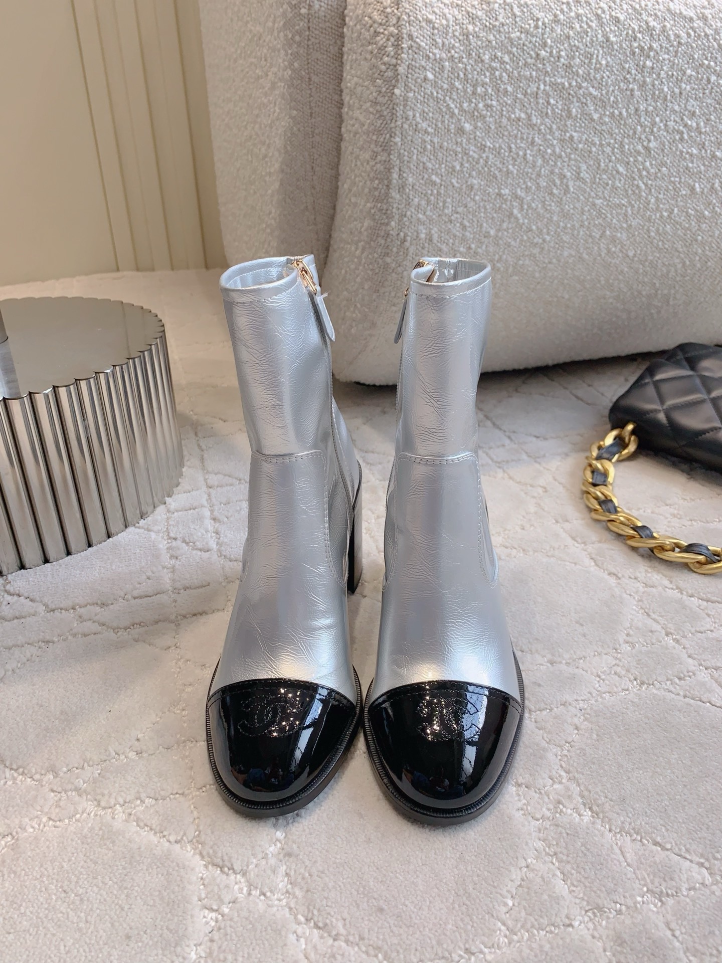 NO:536207,Short boots, long boots, CHANE's newest high heel boots, classic simple and versatile style, elastic upper PU footbed sheepskin, Italian leather outsole, heel height 9cm, size 35-39 (40 41 42 customized), boots, chanel, boots, sheepskin, Leather soles19860909短靴 长靴 CHANE*新款高跟靴 经典简约百搭款  鞋面弹力PU 垫脚羊皮 意大利真皮大底 跟高9cm 尺码35-39（40 41 42定做）,靴子,chanel,boots,sheepskin,Leather soles,Women's Shoes