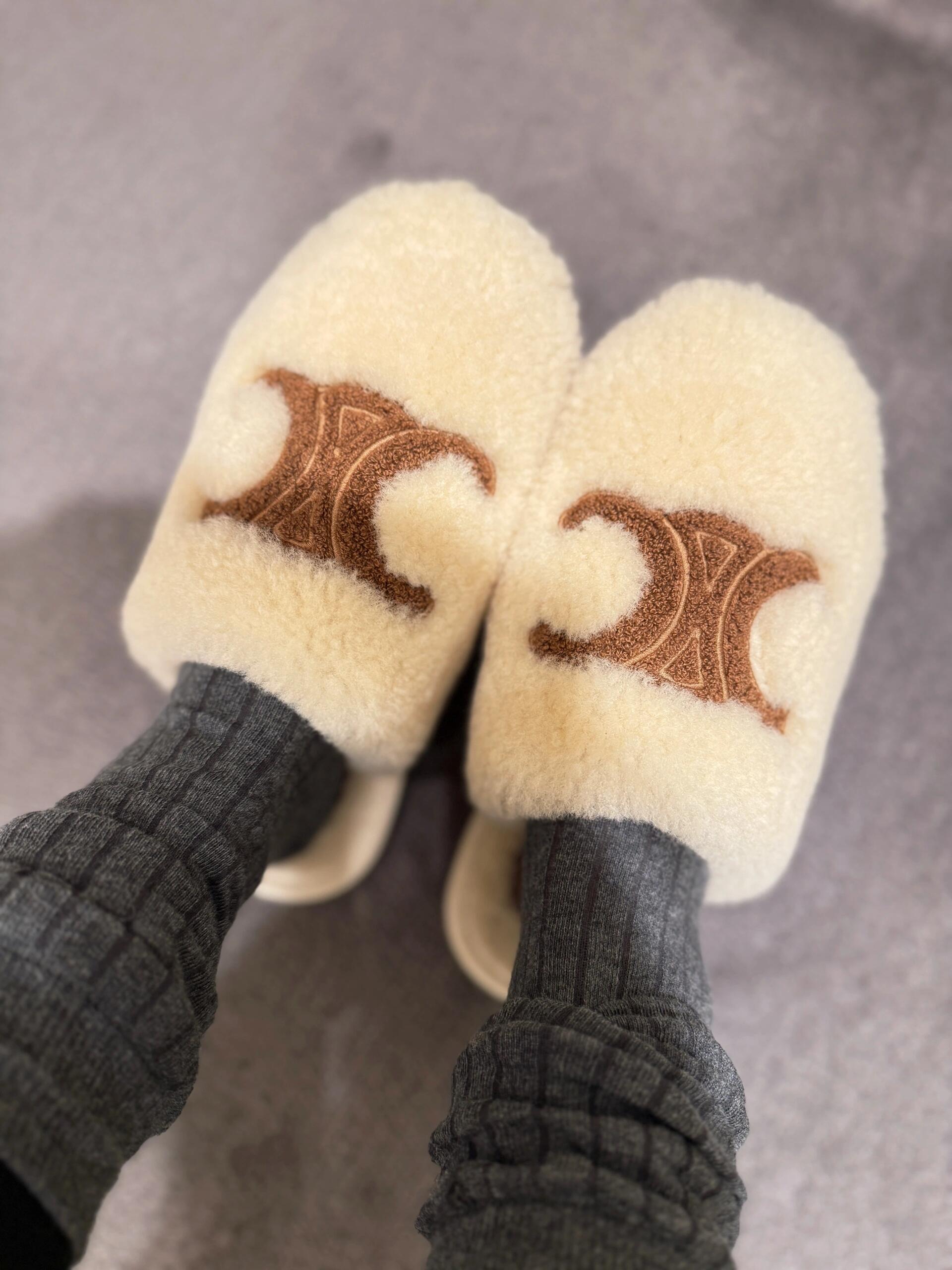 NO:537059,Demonstration of footwear, semi-torn fur shoes19860909上脚示范,半拖毛毛鞋,Women's Shoes